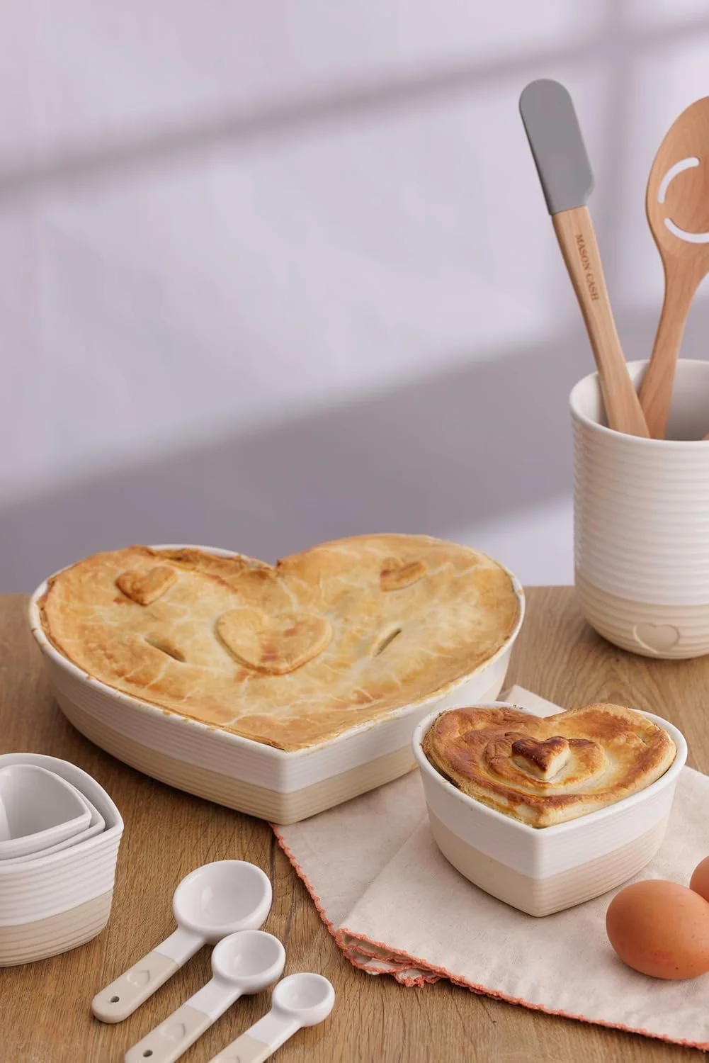 ظرف پخت قلب شکل روستیک چارم میسون کش، 1.5 لیتری، ساخته شده از سنگ چینی، با طرح قلب برجسته، بادوام و شیک برای پخت، پز و سرو