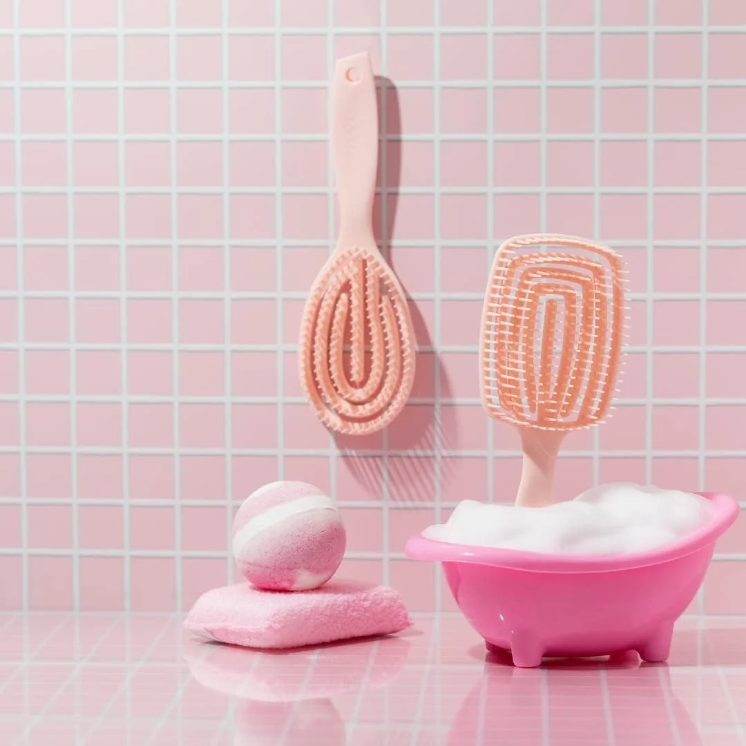 برس گره باز کن موهای طبیعی Crave Naturals FLEX DMC - برس گره باز کن انعطاف پذیر برای موهای فر، وز، ضخیم - گرد