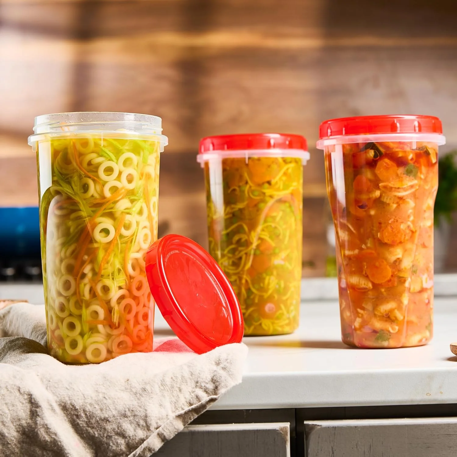 ظروف نگهداری مواد غذایی درب پیچی پلاستیک پرو، بسته 12 عددی با درب قرمز - ظروف آماده سازی غذا 1420 میلی لیتری قابل استفاده مجدد - ظروف بزرگ فریزر، پلاستیکی قرمز، مناسب مایکروویو