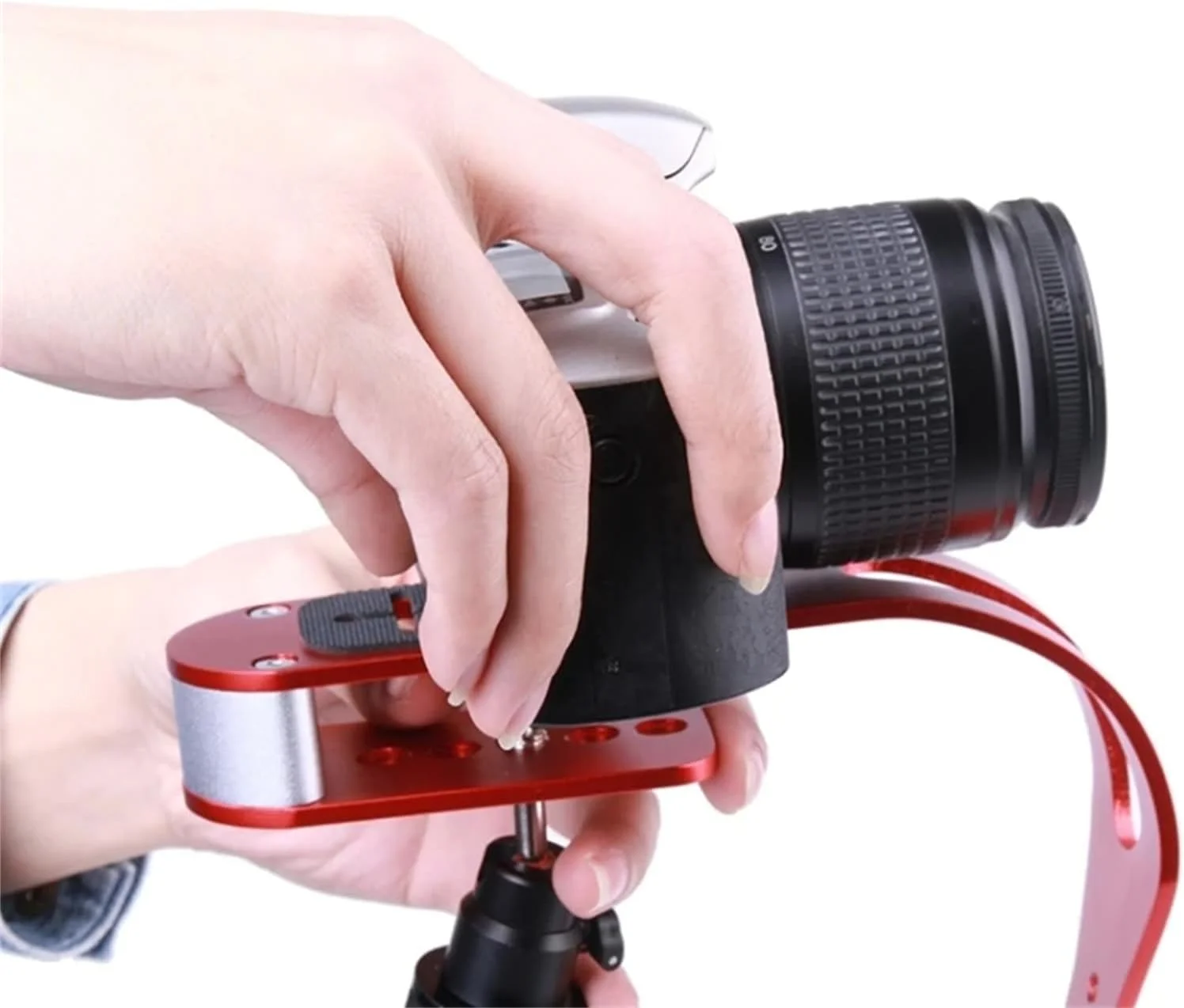 لرزشگیر گیمبال دستی 3 محوره حرفه ای SKEIDO برای دوربین های DSLR و فیلمبرداری – ظرفیت بارگیری 0.95 کیلوگرم با کنترل WiFi، بدنه آلیاژ آلومینیوم لرزشگیر گیمبال دستی 3 محوره حرفه ای SKEIDO برای دوربین های DSLR و فیلمبرداری – ظرفیت بارگیری 0.95 کیلوگرم با کنترل WiFi، بدنه آلیاژ آلومینیوم