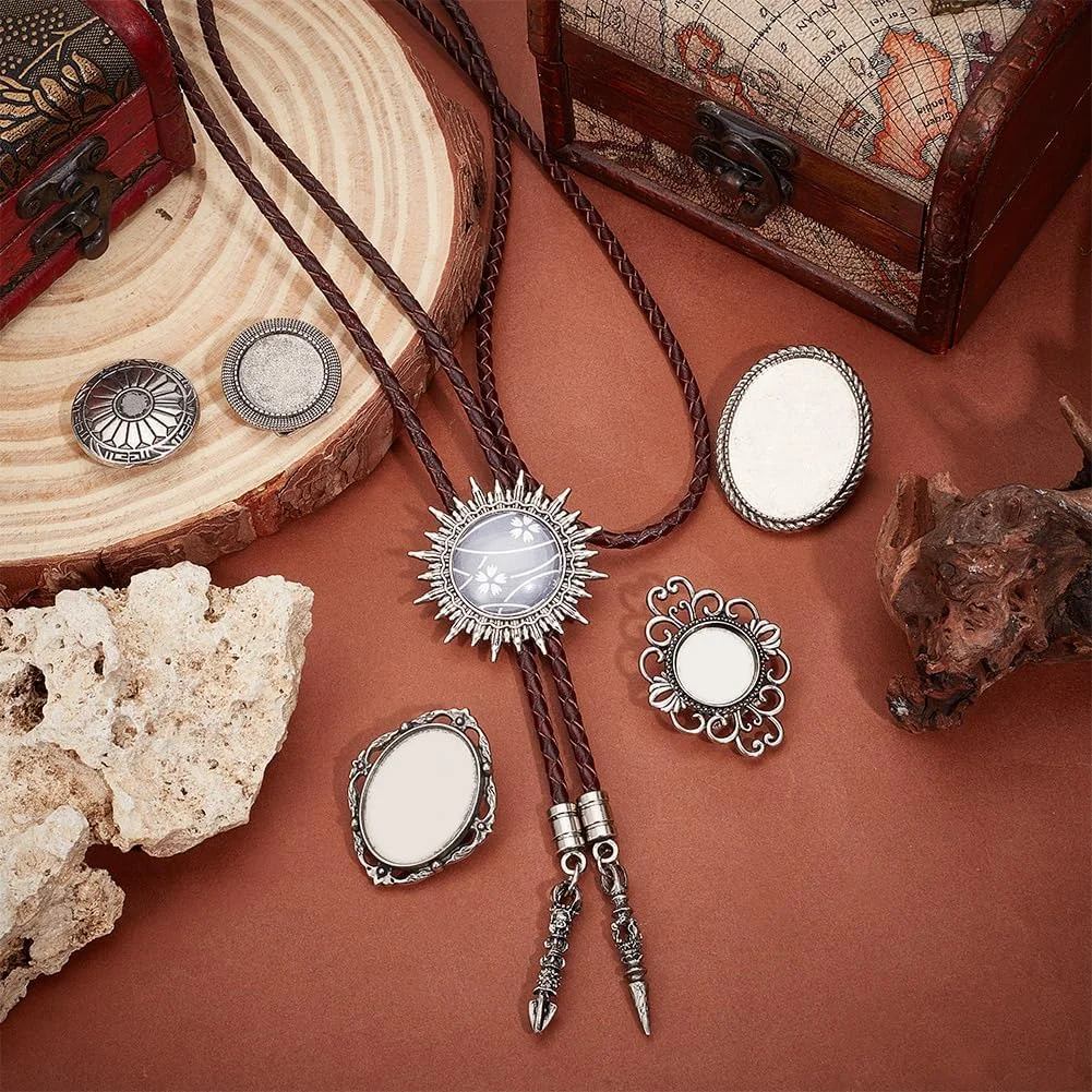 NBEADS 6 عدد سگک کراوات بولو، 6 مدل گیره های کشویی آلیاژ تبتی، تنظیمات پایه نگین دار، مناسب برای ساخت کراوات بولو، نقره ای عتیقه NBEADS 6 عدد سگک کراوات بولو، 6 مدل گیره های کشویی آلیاژ تبتی، تنظیمات پایه نگین دار، مناسب برای ساخت کراوات بولو، نقره ای عتیقه