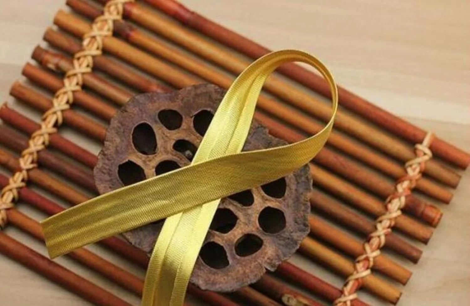 نوار اریب تک لایه Namzi برای خیاطی، درزگیری، اتصال، لبه دوزی، لوله کشی، لحاف دوزی؛ صنایع دستی خیاطی (1/2 اینچ 87 یارد، طلایی) نوار اریب تک لایه Namzi برای خیاطی، درزگیری، اتصال، لبه دوزی، لوله کشی، لحاف دوزی؛ صنایع دستی خیاطی (1/2 اینچ 87 یارد، طلایی)