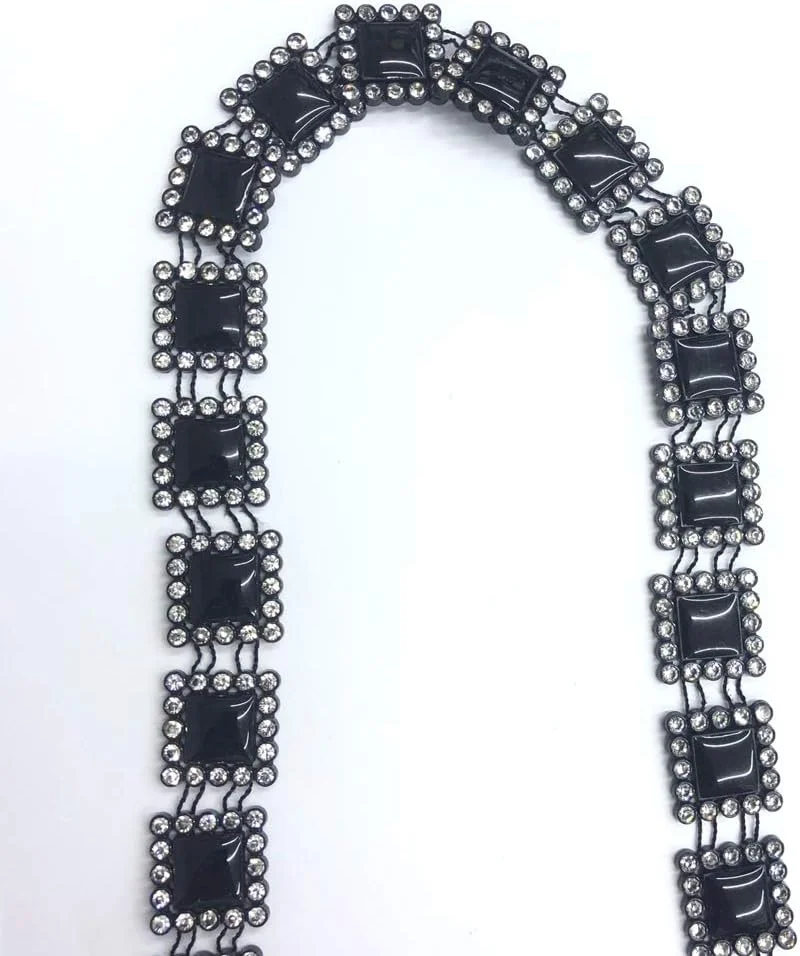 نوار تزیینی توری مشکی مربعی شکل 4.57 متری (اندازه 19x19 میلی متر)