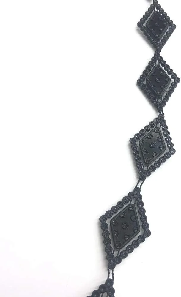 نوار تزیینی لوزی شکل به طول 4.57 متر، رنگ خاکستری تیره (سایز 38x23 میلی متر) نوار تزیینی لوزی شکل به طول 4.57 متر، رنگ خاکستری تیره (سایز 38x23 میلی متر)