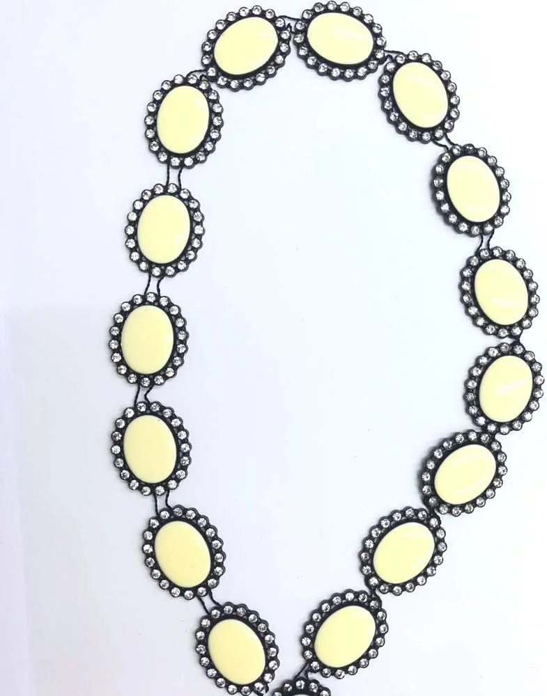 نوار تزیینی بیضی شکل 4.57 متری به رنگ سفید شیری (اندازه 26x21 میلی متر)