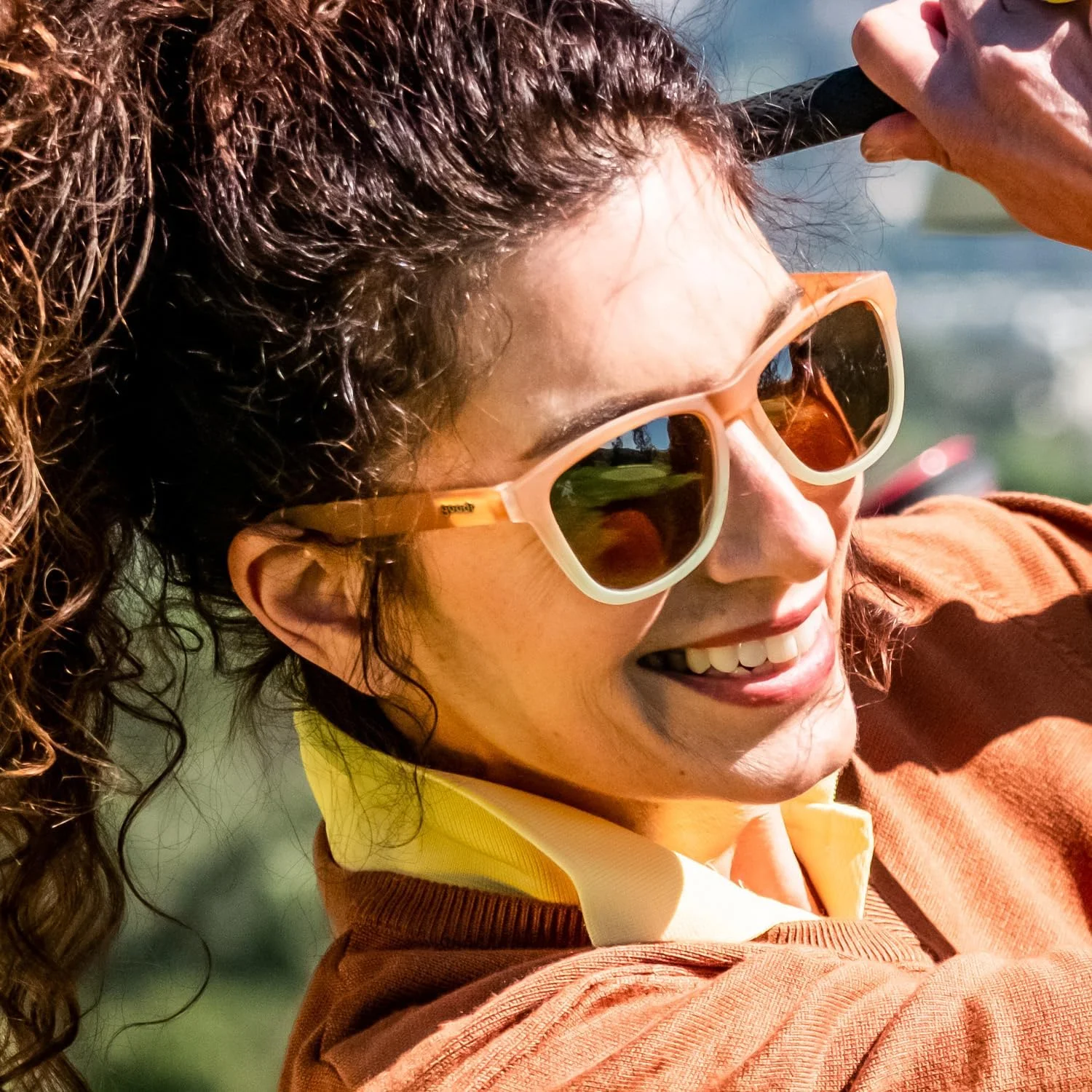 عینک آفتابی پلاریزه goodr Three Parts Tee برای آقایان و بانوان، فریم قهوه ای روشن شفاف d OG با لنزهای مسی غیر بازتابنده کاهش دهنده نور خیره کننده، محافظت UV400، بدون لغزش، بدون پرش، M