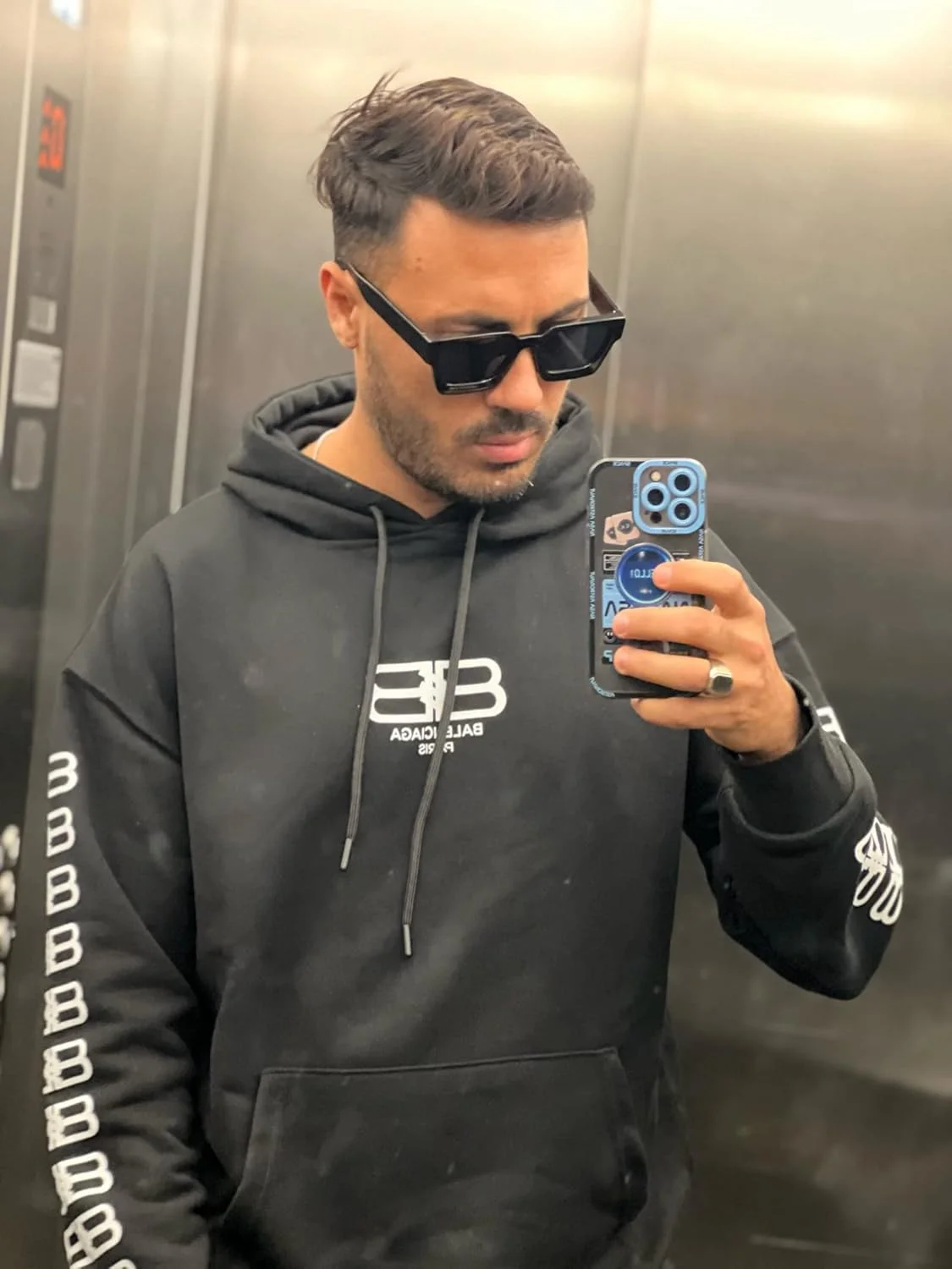 عینک آفتابی مستطیلی YAMEIZE برای مردان و زنان، با محافظت UV400 و طراحی رترو و وینتیج