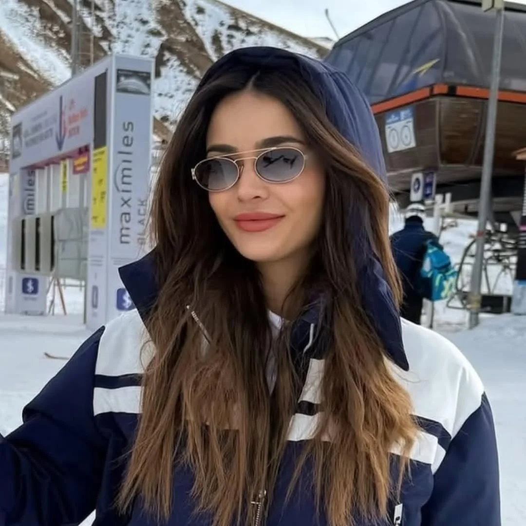 عینک آفتابی فلزی بیضی رترو دهه 90 برای زنان، عینک آفتابی باریک طلایی شیک و مد روز 2025 عینک آفتابی فلزی بیضی رترو دهه 90 برای زنان، عینک آفتابی باریک طلایی شیک و مد روز 2025