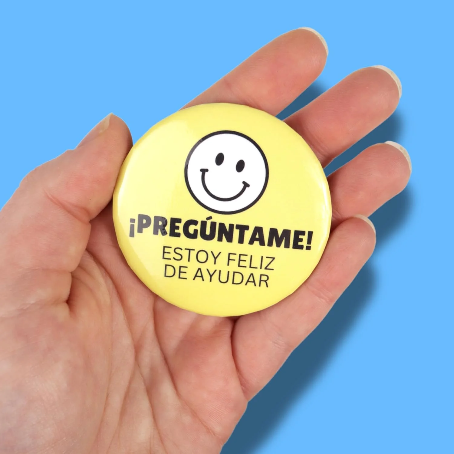 دکمه "Pregúntame Estoy Feliz De Ayudar" Mad Mags، سنجاق داوطلب، معلم و خدمات مشتری، 2.25 اینچ دکمه "Pregúntame Estoy Feliz De Ayudar" Mad Mags، سنجاق داوطلب، معلم و خدمات مشتری، 2.25 اینچ