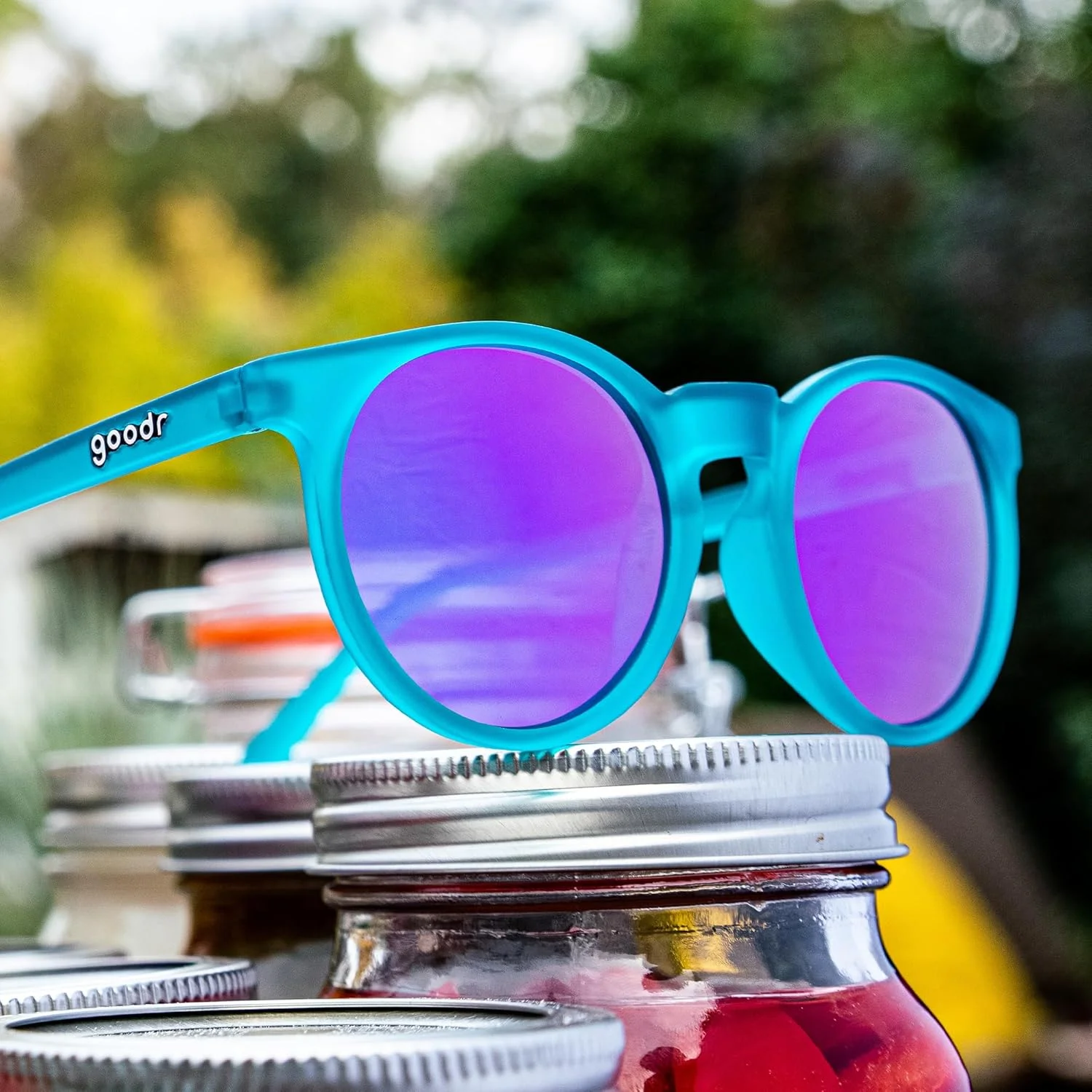 عینک آفتابی گرد پلاریزه goodr مدل I Pickled These Myself، مناسب آقایان و بانوان، سایز کوچک (Circle G)، فریم شفاف آبی-سبز با لنزهای آینه ای بنفش-صورتی بازتابنده، محافظت UV400، بدون لغزش، بدون پرش
