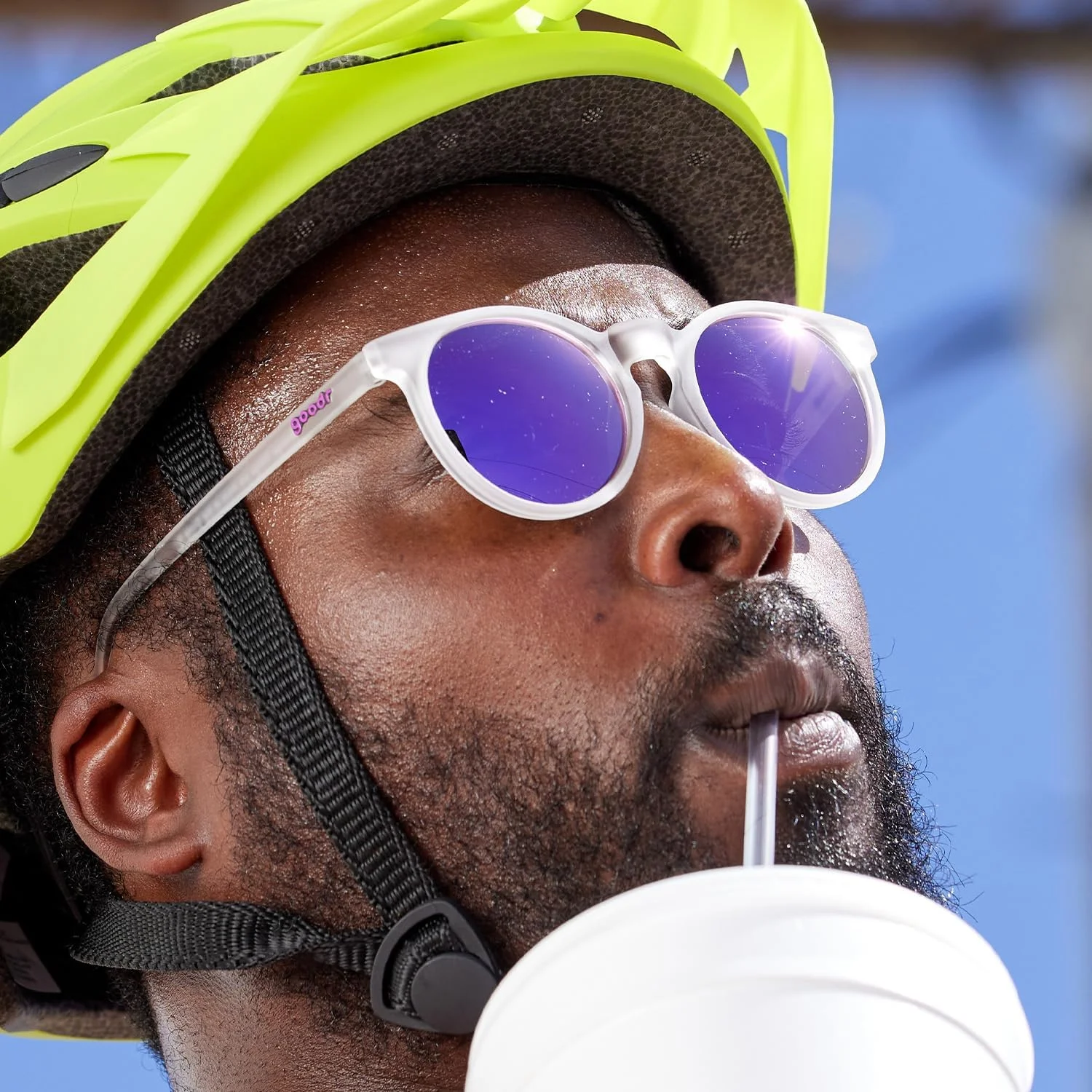 عینک آفتابی گرد پلاریزه گودر مدل Strange Things Are Afoot مناسب آقایان و بانوان، فریم شفاف دایره ای با لنزهای بنفش آینه ای بازتابنده، محافظت UV400، بدون لغزش، بدون پرش، سایز M