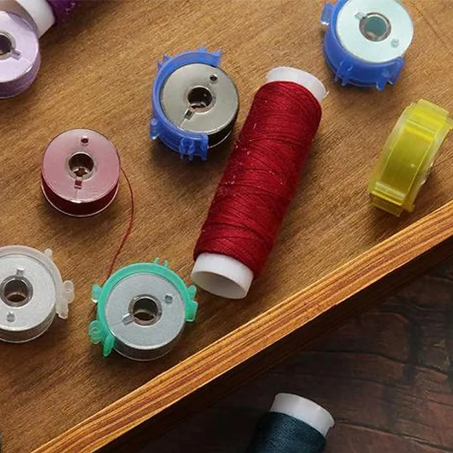 گیره قرقره خیاطی LXLVOUEG، 50 عددی، لوازم جانبی و ملزومات نگهدارنده نخ و قرقره خیاطی برای کاردستی، گلدوزی DIY، گیره های پلاستیکی نخ، سازمان دهنده های قرقره، رنگی گیره قرقره خیاطی LXLVOUEG، 50 عددی، لوازم جانبی و ملزومات نگهدارنده نخ و قرقره خیاطی برای کاردستی، گلدوزی DIY، گیره های پلاستیکی نخ، سازمان دهنده های قرقره، رنگی