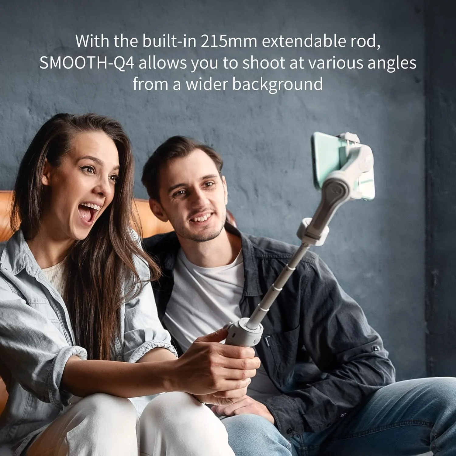 لرزشگیر گیمبال اسمارت‌فون ژیون Smooth Q4 Combo، گیمبال 3 محوره برای گوشی‌های آیفون و اندروید، دارای میله توسعه داخلی، قابل حمل و تاشو، تثبیت کننده فیلم‌برداری، مناسب برای ویدیوهای یوتیوب و تیک‌تاک