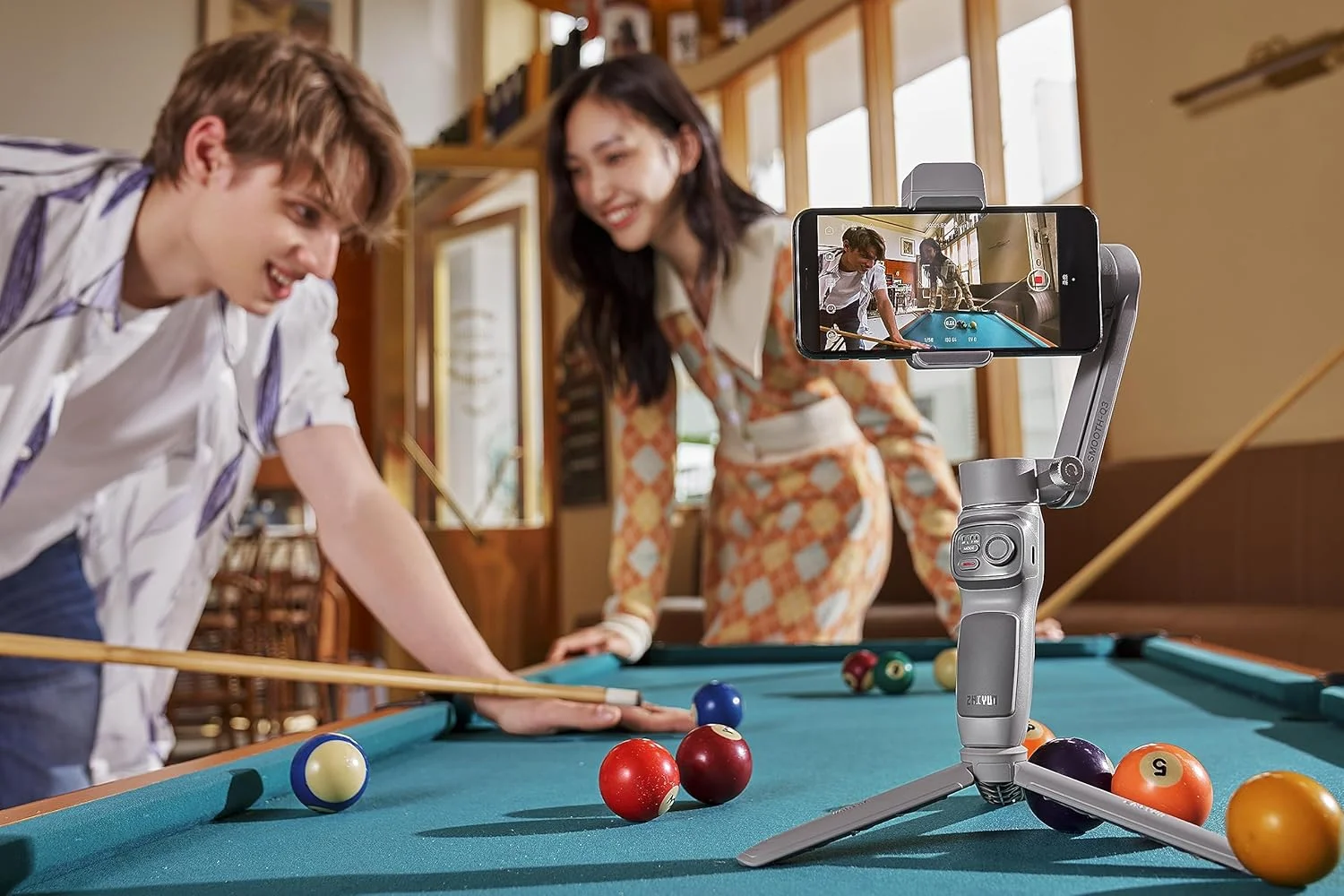 مجموعه ژیون اسموت Q3، لرزشگیر گیمبال 3 محوره برای تلفن های هوشمند تاشو، گیمبال با نور، شروع خودکار، دالی زوم، تایم لپس، لرزشگیر دستی، کیف گیمبال مجموعه ژیون اسموت Q3، لرزشگیر گیمبال 3 محوره برای تلفن های هوشمند تاشو، گیمبال با نور، شروع خودکار، دالی زوم، تایم لپس، لرزشگیر دستی، کیف گیمبال