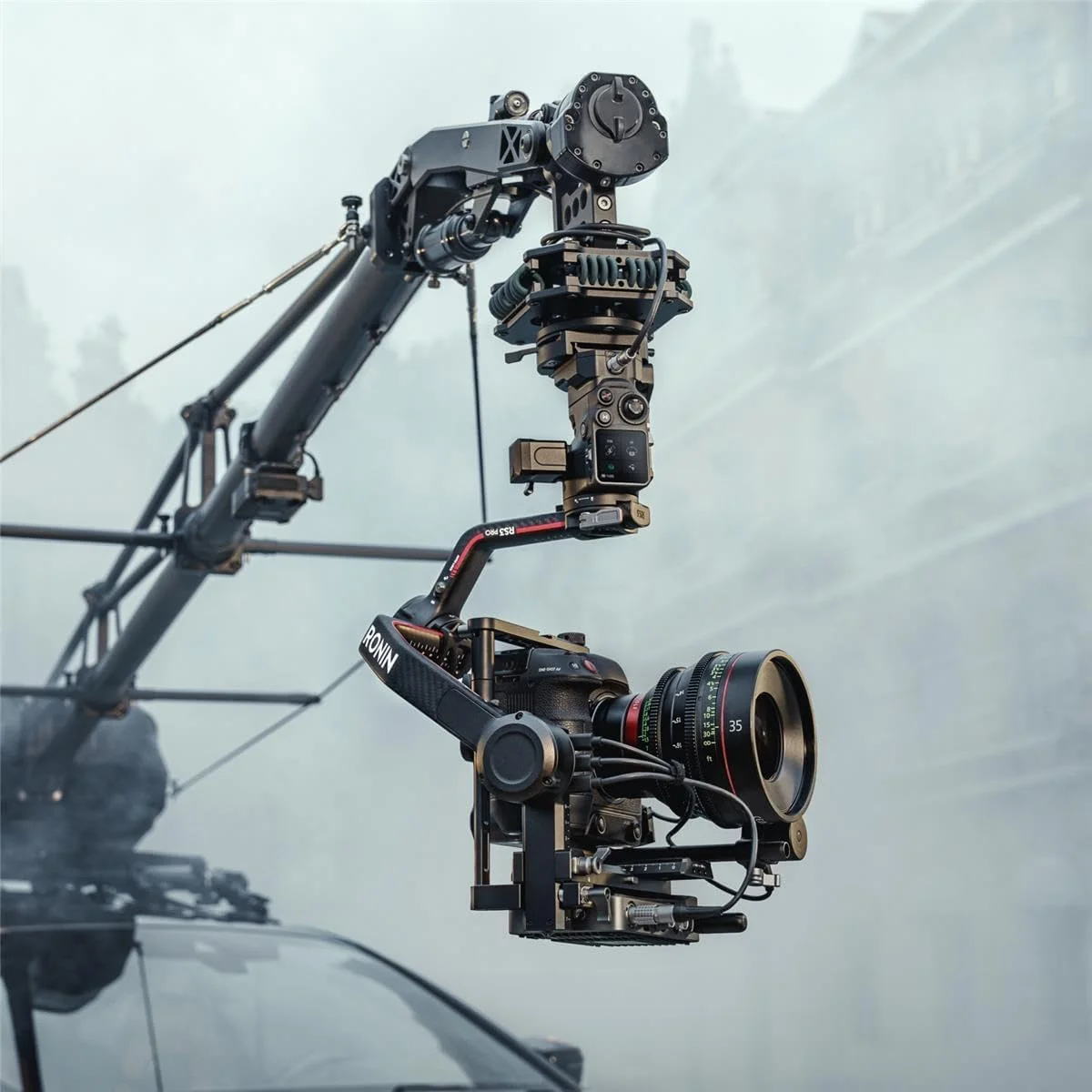 DJI RS 3 Pro - تثبیت کننده گیمبال 3 محوره برای دوربین های DSLR و سینمایی، قفل های محور خودکار، بازوهای محور فیبر کربنی توسعه یافته، انتقال O3 Pro، نسخه امارات DJI RS 3 Pro - تثبیت کننده گیمبال 3 محوره برای دوربین های DSLR و سینمایی، قفل های محور خودکار، بازوهای محور فیبر کربنی توسعه یافته، انتقال O3 Pro، نسخه امارات