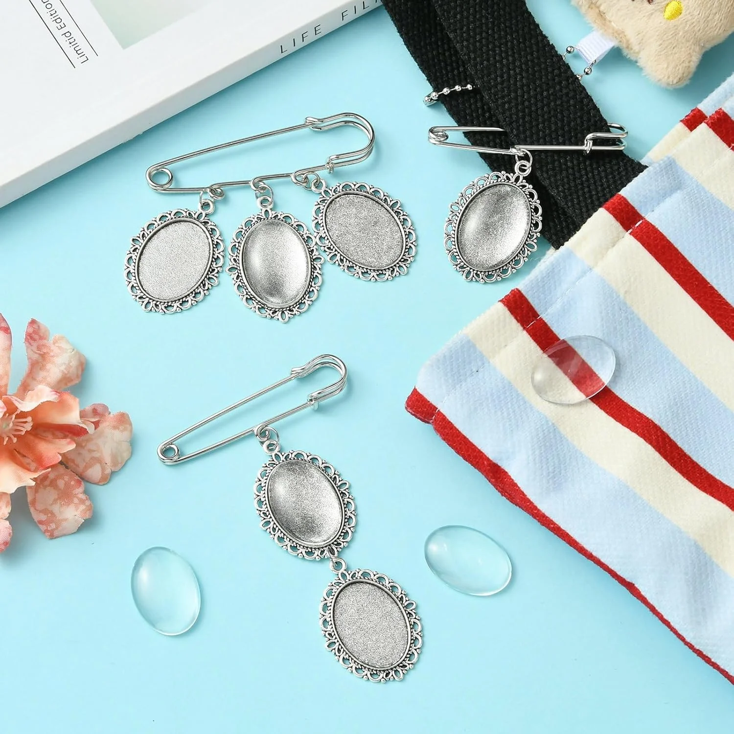 ایپاتکیت 15 عدد سنجاق قفلی بیضی شکل استیل ضد زنگ نقره ای عتیقه با نگین های شیشه ای، سنجاق سینه های توری وینتیج، نشان های فلزی رترو برای تزئین لباس، کلاه و دامن ایپاتکیت 15 عدد سنجاق قفلی بیضی شکل استیل ضد زنگ نقره ای عتیقه با نگین های شیشه ای، سنجاق سینه های توری وینتیج، نشان های فلزی رترو برای تزئین لباس، کلاه و دامن