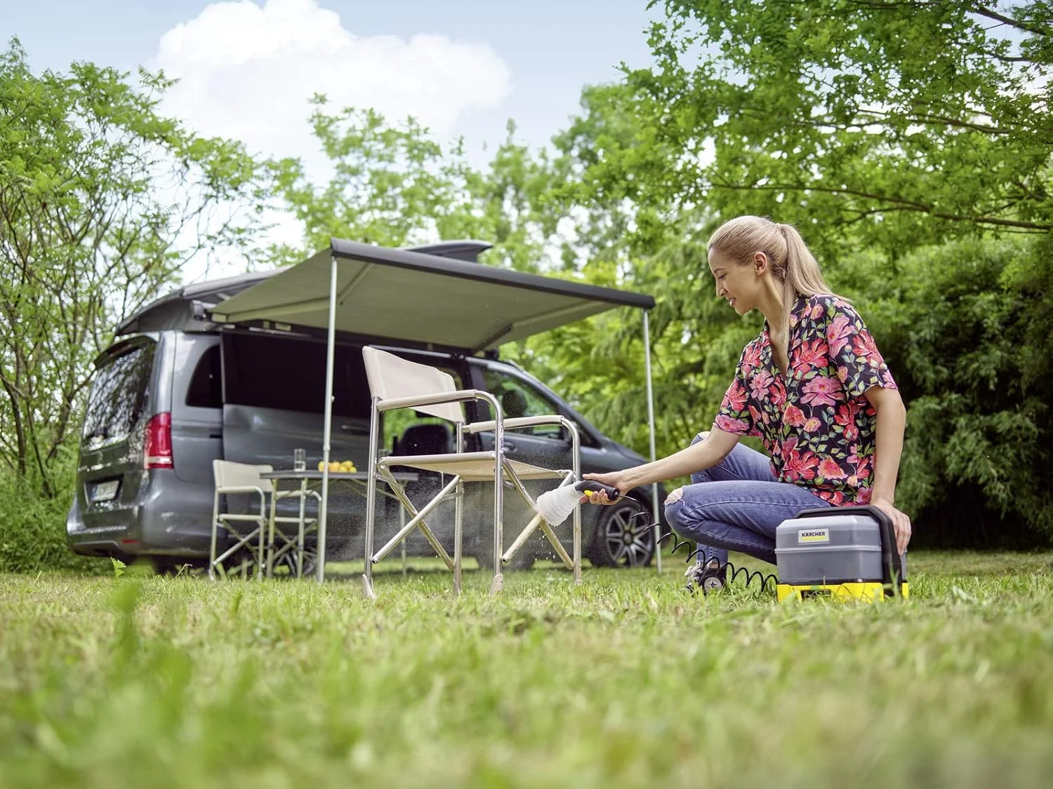 کارواش سیار کارچر مدل OC 3، شوینده قابل حمل برای مصارف سیار، مخزن آب جداشدنی 4 لیتری، باتری لیتیوم-یونی، عمر باتری 15 دقیقه، شلنگ فنری 2.8 متری کارواش سیار کارچر مدل OC 3، شوینده قابل حمل برای مصارف سیار، مخزن آب جداشدنی 4 لیتری، باتری لیتیوم-یونی، عمر باتری 15 دقیقه، شلنگ فنری 2.8 متری