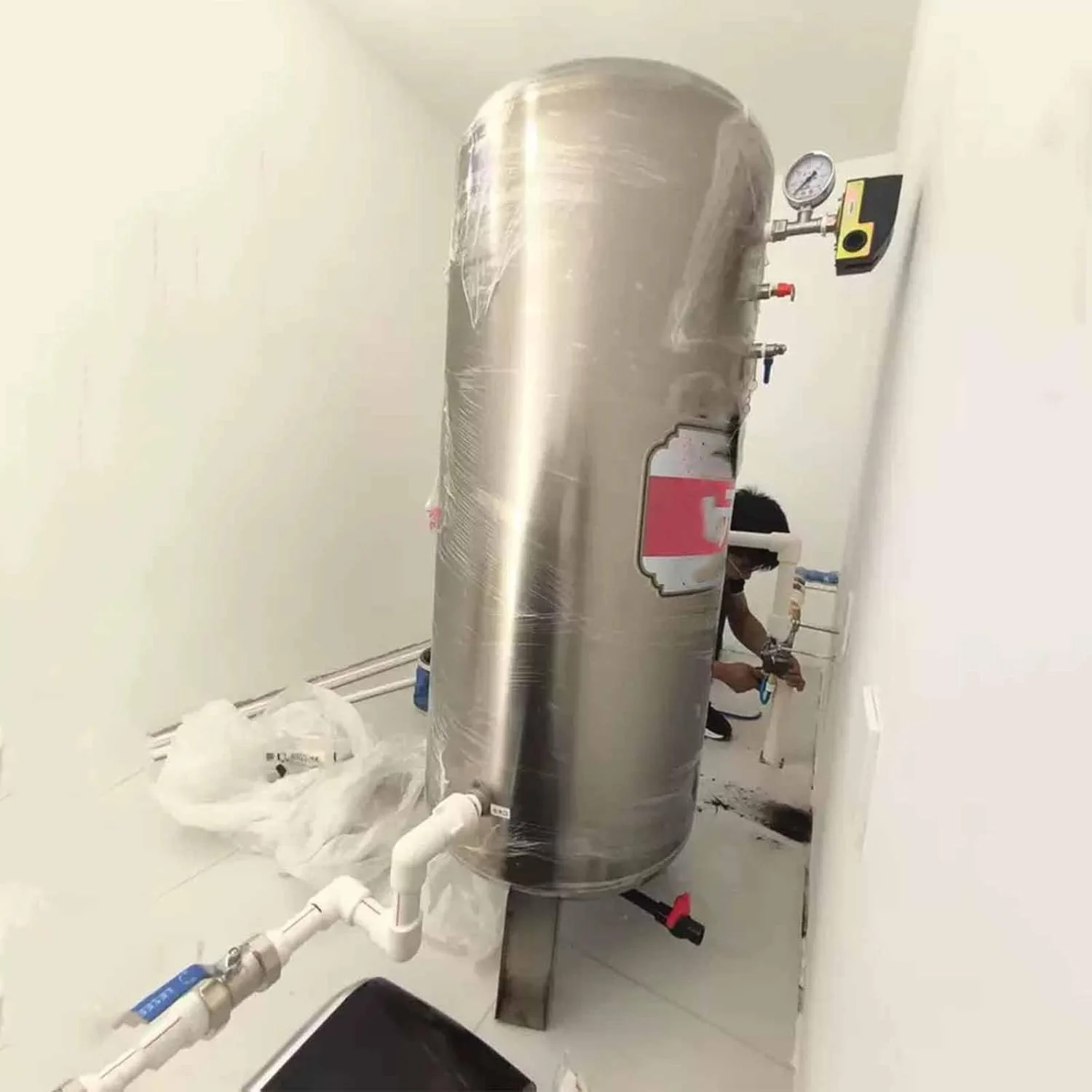 مخزن تحت فشار عمودی چاه، مخزن پیش شارژ شده عمودی برای پمپ چاه/سیستم آب، مخزن تقویت کننده ذخیره آب فلزی بزرگ با کیت نصب، برای مزارع و باغات (140x60cm(380L/100gal))