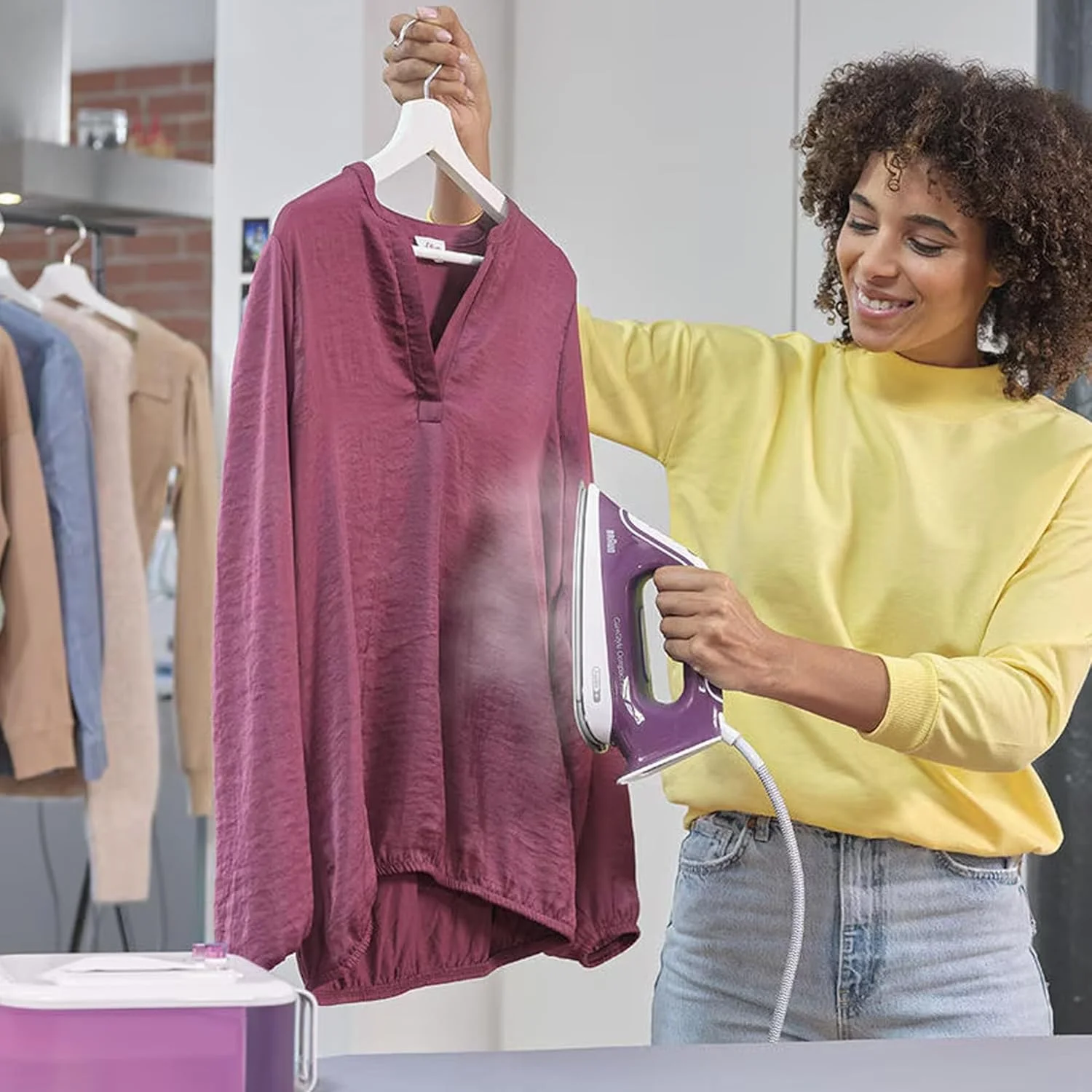 اتو بخار مخزن دار فشرده براون CareStyle Compact Pro، بخاردهی عمودی، مخزن آب 1.5 لیتری، Smart iCare، 2400 وات، خاموش شدن خودکار، گرم شدن سریع، مدل IS 2577 بنفش اتو بخار مخزن دار فشرده براون CareStyle Compact Pro، بخاردهی عمودی، مخزن آب 1.5 لیتری، Smart iCare، 2400 وات، خاموش شدن خودکار، گرم شدن سریع، مدل IS 2577 بنفش