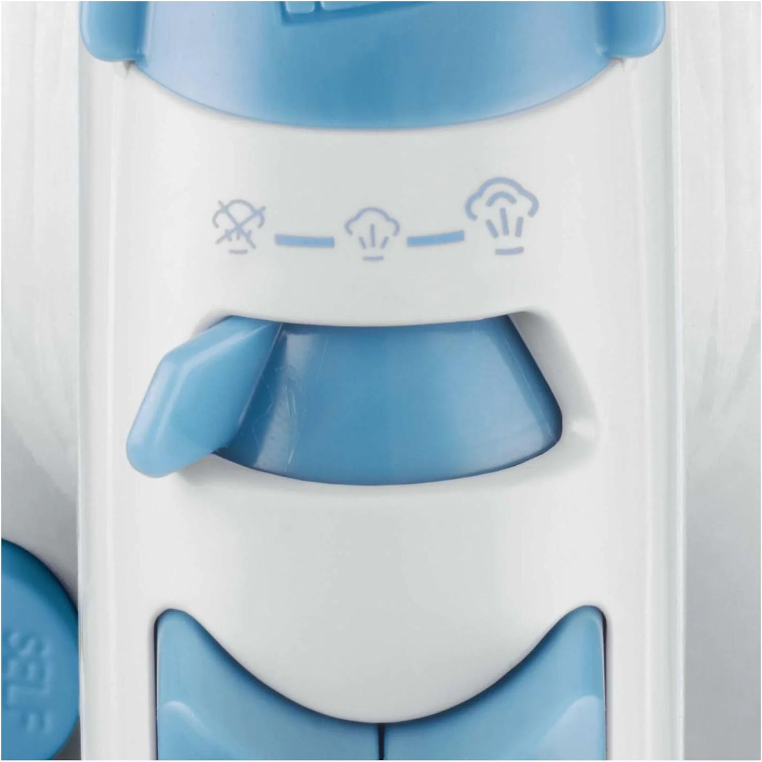 اتو بخار 2000 وات بلک اند دکر، کفی سرامیکی، بخار مداوم 25 گرم در دقیقه، تقویت بخار 90 گرم، بخار عمودی، خود تمیز شونده، ضد چکه، مخزن آب 300 میلی لیتر، آبی، X2000-B5