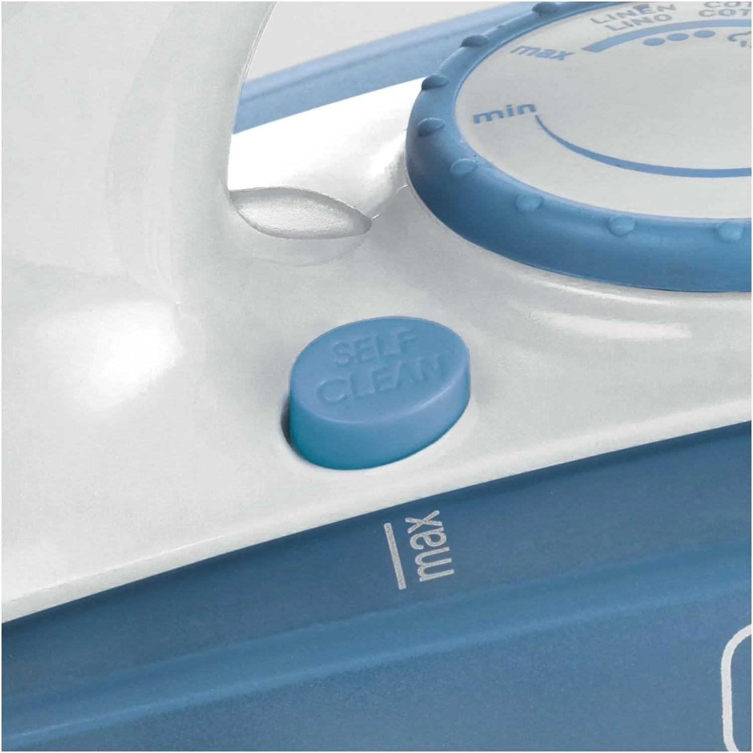 اتو بخار 2000 وات بلک اند دکر، کفی سرامیکی، بخار مداوم 25 گرم در دقیقه، تقویت بخار 90 گرم، بخار عمودی، خود تمیز شونده، ضد چکه، مخزن آب 300 میلی لیتر، آبی، X2000-B5