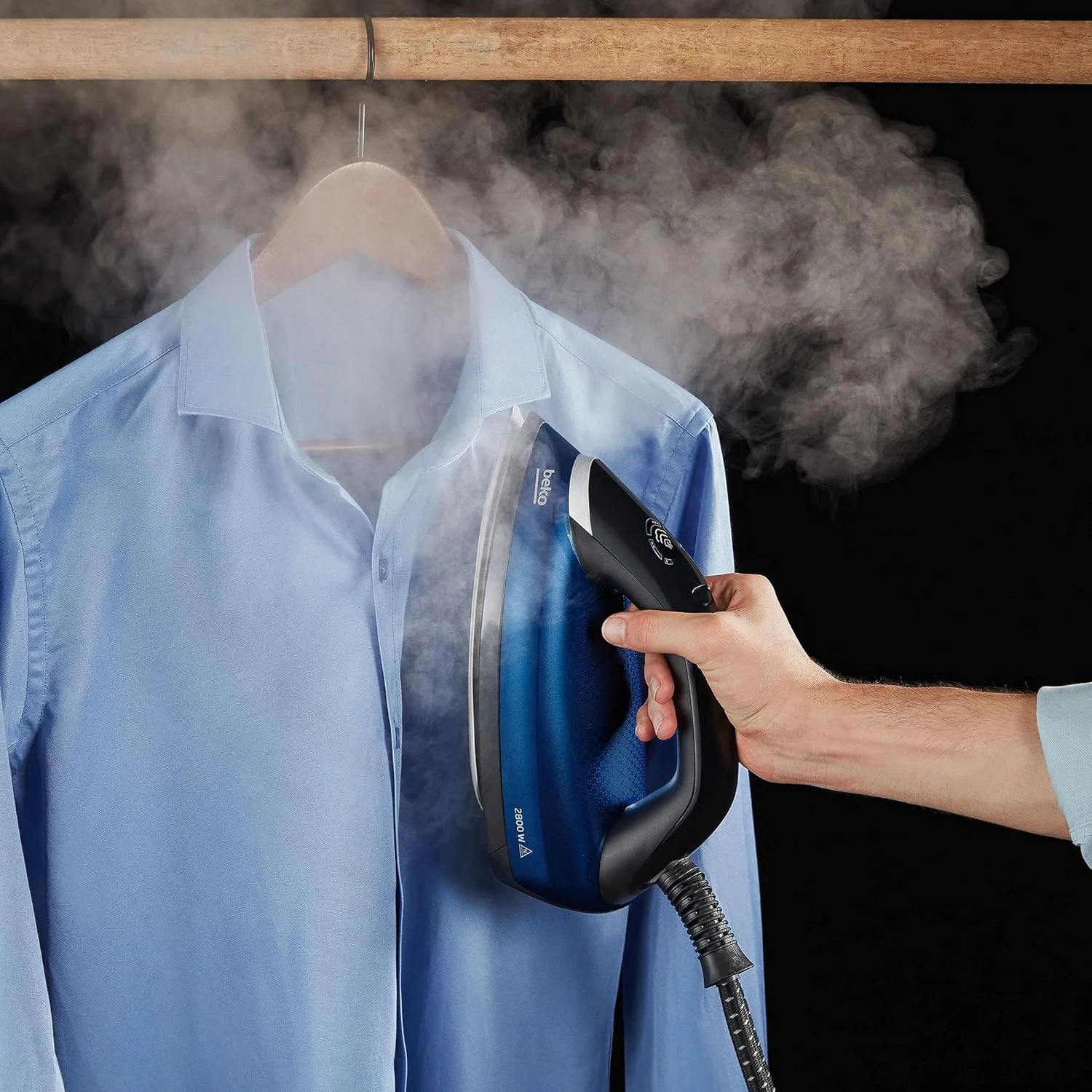 اتو بخار مخزن دار دیجیتال بکو، 2800 وات، مخزن آب 1.8 لیتری، فشار 7.2 بار، ضد چکه، سیستم ضد رسوب، نمایشگر دیجیتال، بخار عمودی SGA8328B - آبی