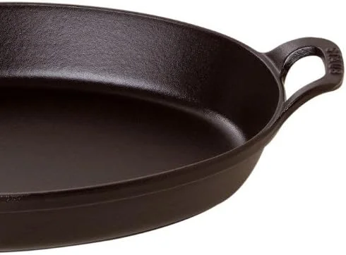 ظرف بیضی استاب، 28 سانتی متر، مشکی. قابل انباشته شدن. جنس چدن. لعاب داخلی مشکی مات. مناسب برای انواع اجاق گازها، از جمله القایی. قابل استفاده در فر. قابل استفاده در گریل. ساخت فرانسه. ظرف بیضی استاب، 28 سانتی متر، مشکی. قابل انباشته شدن. جنس چدن. لعاب داخلی مشکی مات. مناسب برای انواع اجاق گازها، از جمله القایی. قابل استفاده در فر. قابل استفاده در گریل. ساخت فرانسه.