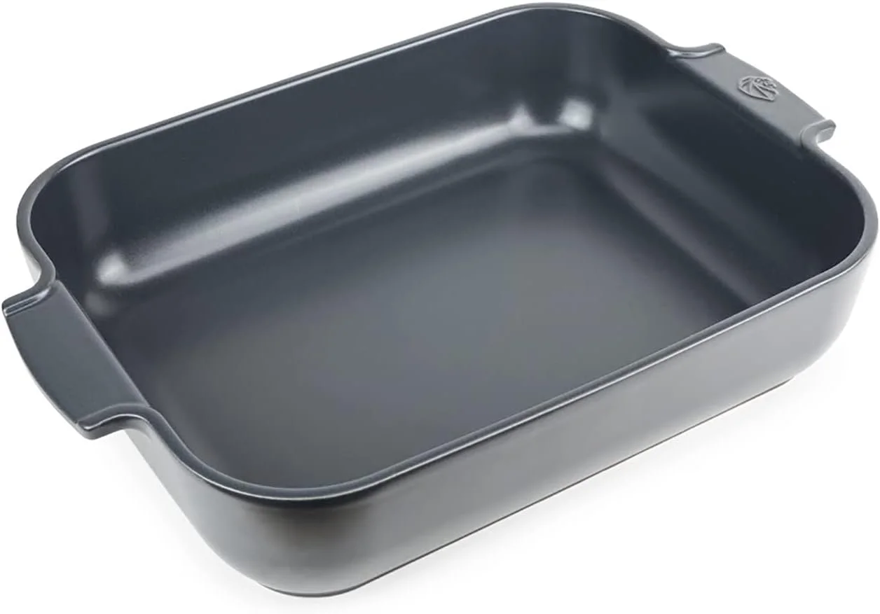 ظرف مستطیلی فر پژو آپولیا، 40 سانتیمتر، رنگ طوسی تختهسنگی. سرامیکی. مقاوم در برابر شوک مکانیکی و حرارتی. -20 تا 250 درجه سانتیگراد. دستههای ارگونومیک. ساخت فرانسه. ظرف مستطیلی فر پژو آپولیا، 40 سانتیمتر، رنگ طوسی تختهسنگی. سرامیکی. مقاوم در برابر شوک مکانیکی و حرارتی. -20 تا 250 درجه سانتیگراد. دستههای ارگونومیک. ساخت فرانسه.