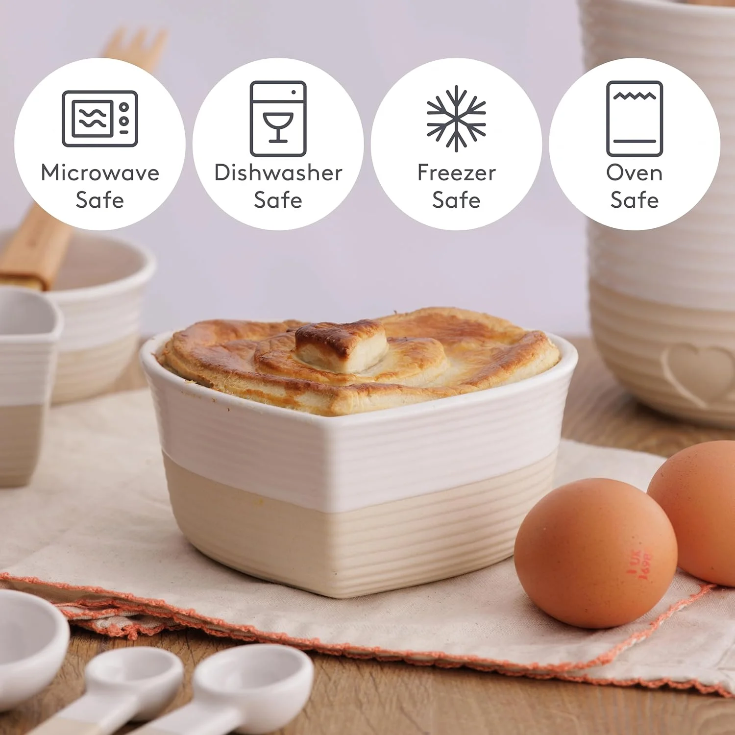 ظرف پخت قلبی شکل میسن کش از جنس سنگ چینی با طرح برجسته قلب، 375 میلی لیتر، بادوام و شیک برای پخت، پز و سرو