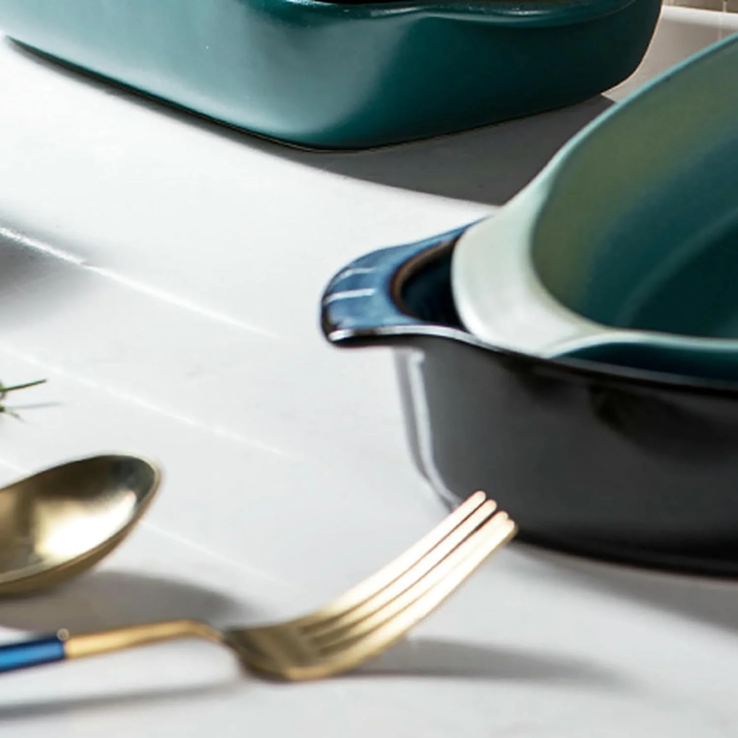 ظرف پخت سرامیکی خانگی به سبک ژاپنی، طرح کوره ای زیر لعابی خلاقانه با دو دستگیره - مربع 9.5 اینچ سبز ظرف پخت سرامیکی خانگی به سبک ژاپنی، طرح کوره ای زیر لعابی خلاقانه با دو دستگیره - مربع 9.5 اینچ سبز