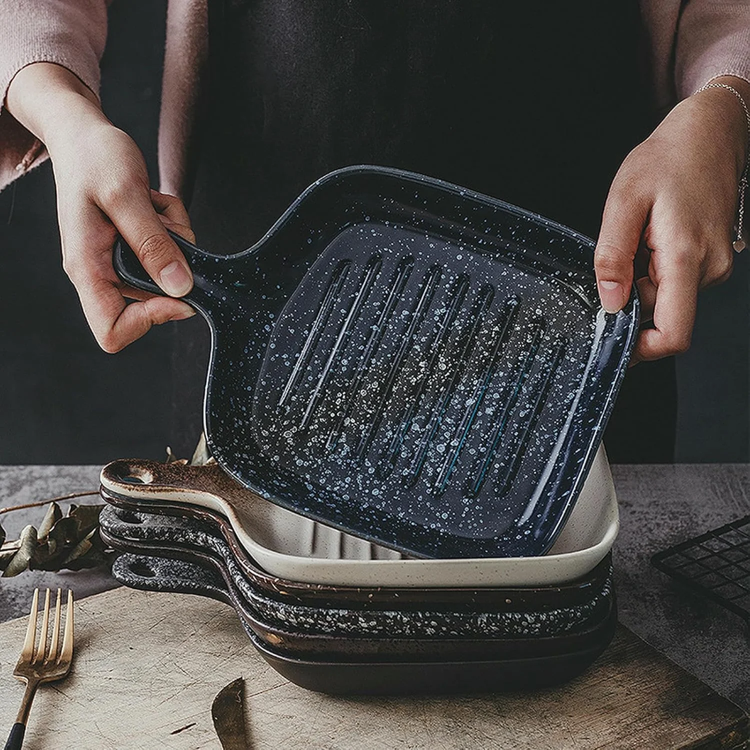 بشقاب دسته دار سرامیکی با طرح خلاقانه ژاپنی و لعاب کوره ای نامنظم - [دریای مه آلود]