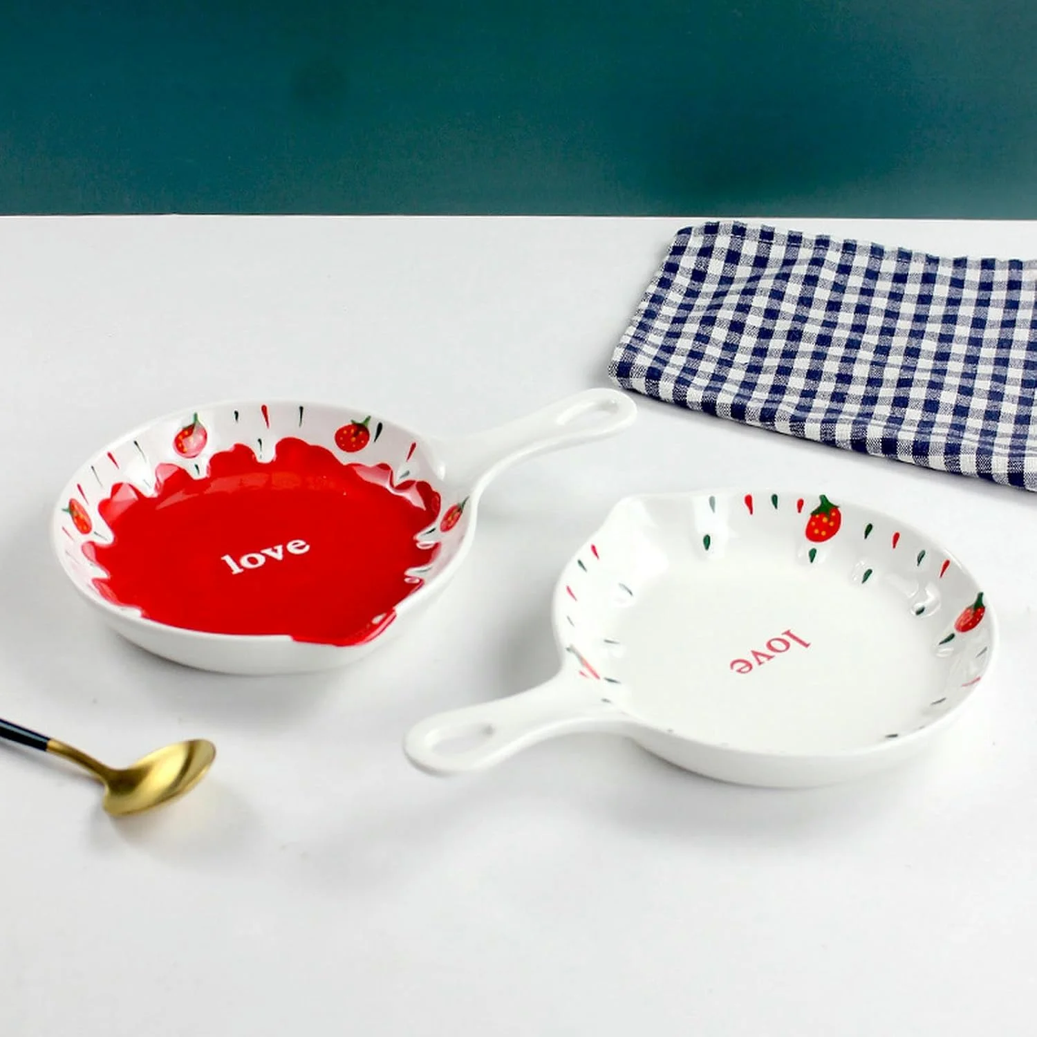 سینی فر توت فرنگی دسته دار مناسب پخت خانگی، سینی تک دسته مناسب پخت پاستا و برنج پنیری - قرمز سینی فر توت فرنگی دسته دار مناسب پخت خانگی، سینی تک دسته مناسب پخت پاستا و برنج پنیری - قرمز