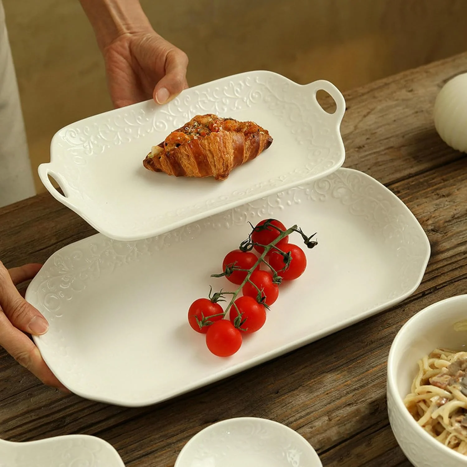 ظروف حصیری برجسته زیر لعابی ساده و نفیس خانگی به سبک اروپایی - مستطیل "کیو سی" 12 اینچی ظروف حصیری برجسته زیر لعابی ساده و نفیس خانگی به سبک اروپایی - مستطیل "کیو سی" 12 اینچی