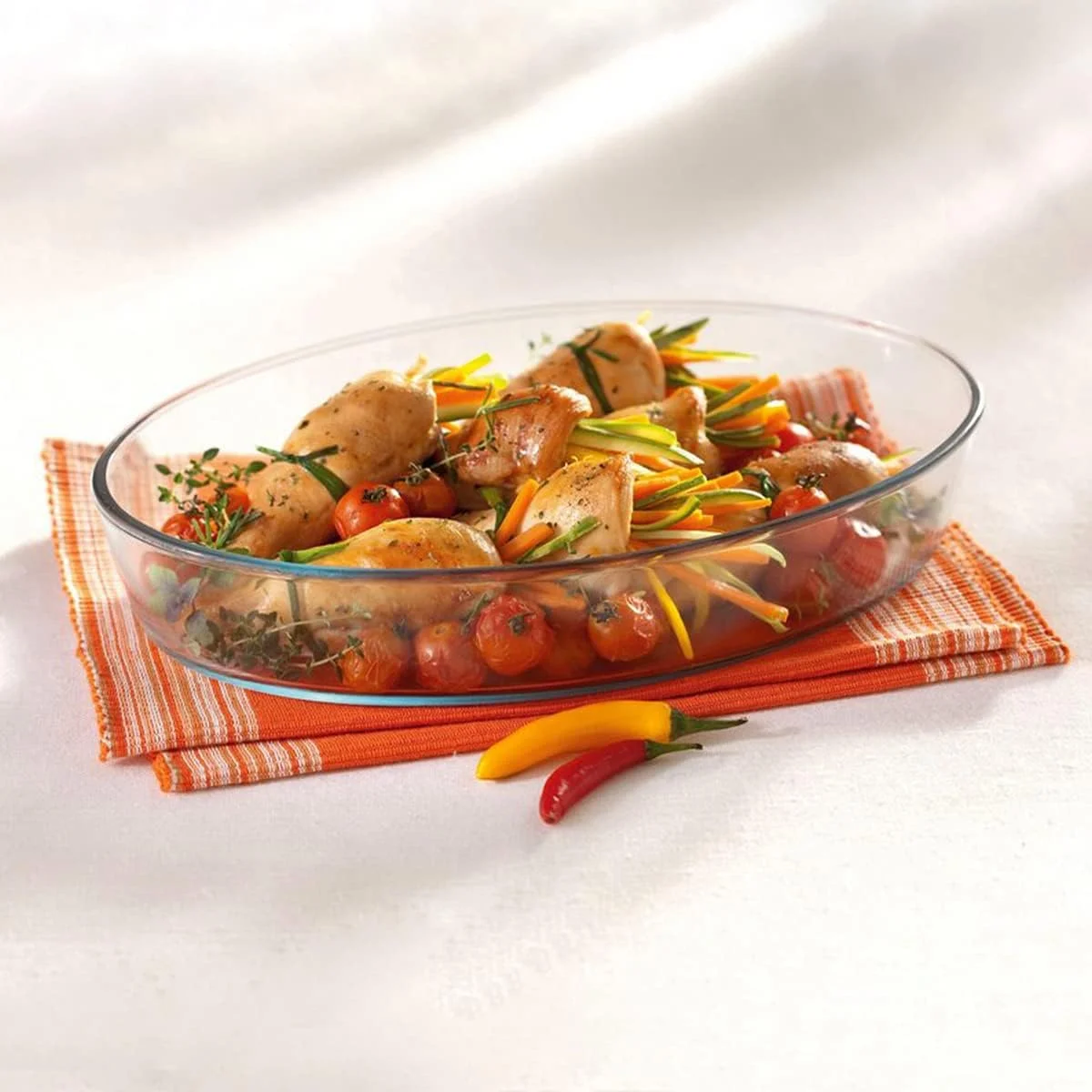 ظرف کباب پز بیضی شکل Claytan Marinex با درب پلاستیکی 2.4 لیتری ظرف کباب پز بیضی شکل Claytan Marinex با درب پلاستیکی 2.4 لیتری