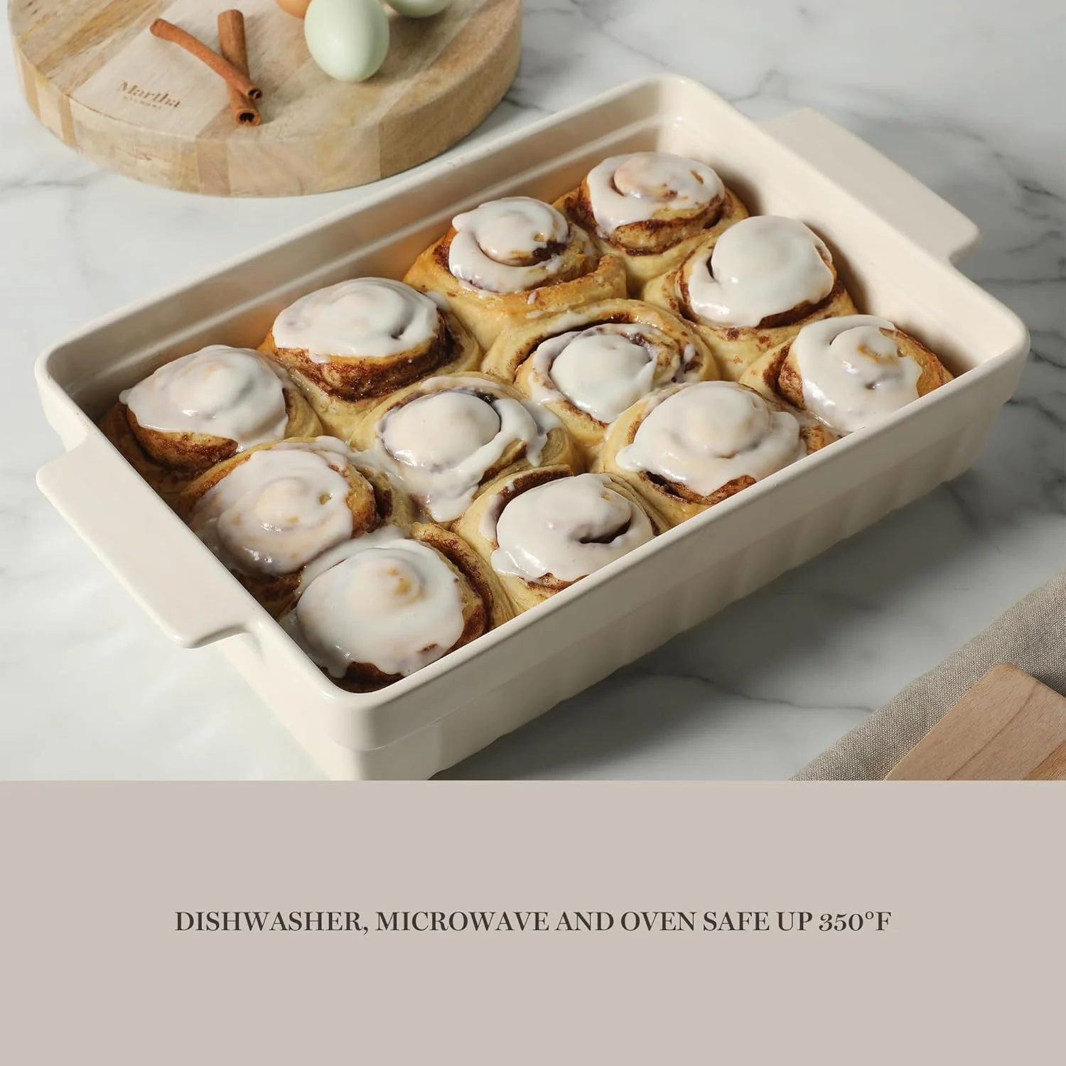 ظرف پخت مستطیلی سرامیکی مارتا استوارت مدل Broadbrook، سایز 33x23 سانتی متر، دارای دسته، جنس سنگ سرامیک با لعاب کرم رنگ مناسب برای تهیه سوفله، لازانیا، گوشت و دسر، قابل استفاده در فر و ماشین ظرفشویی ظرف پخت مستطیلی سرامیکی مارتا استوارت مدل Broadbrook، سایز 33x23 سانتی متر، دارای دسته، جنس سنگ سرامیک با لعاب کرم رنگ مناسب برای تهیه سوفله، لازانیا، گوشت و دسر، قابل استفاده در فر و ماشین ظرفشویی