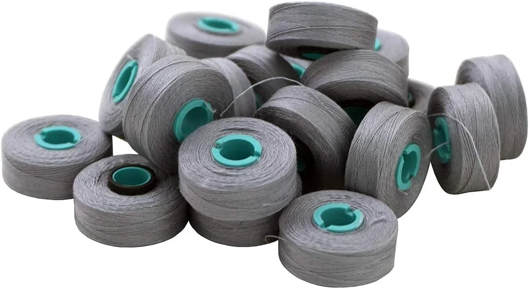ماکوهای از پیش پر شده Fil-Tec Magna Quilt، خاکستری روشن ماکوهای از پیش پر شده Fil-Tec Magna Quilt، خاکستری روشن