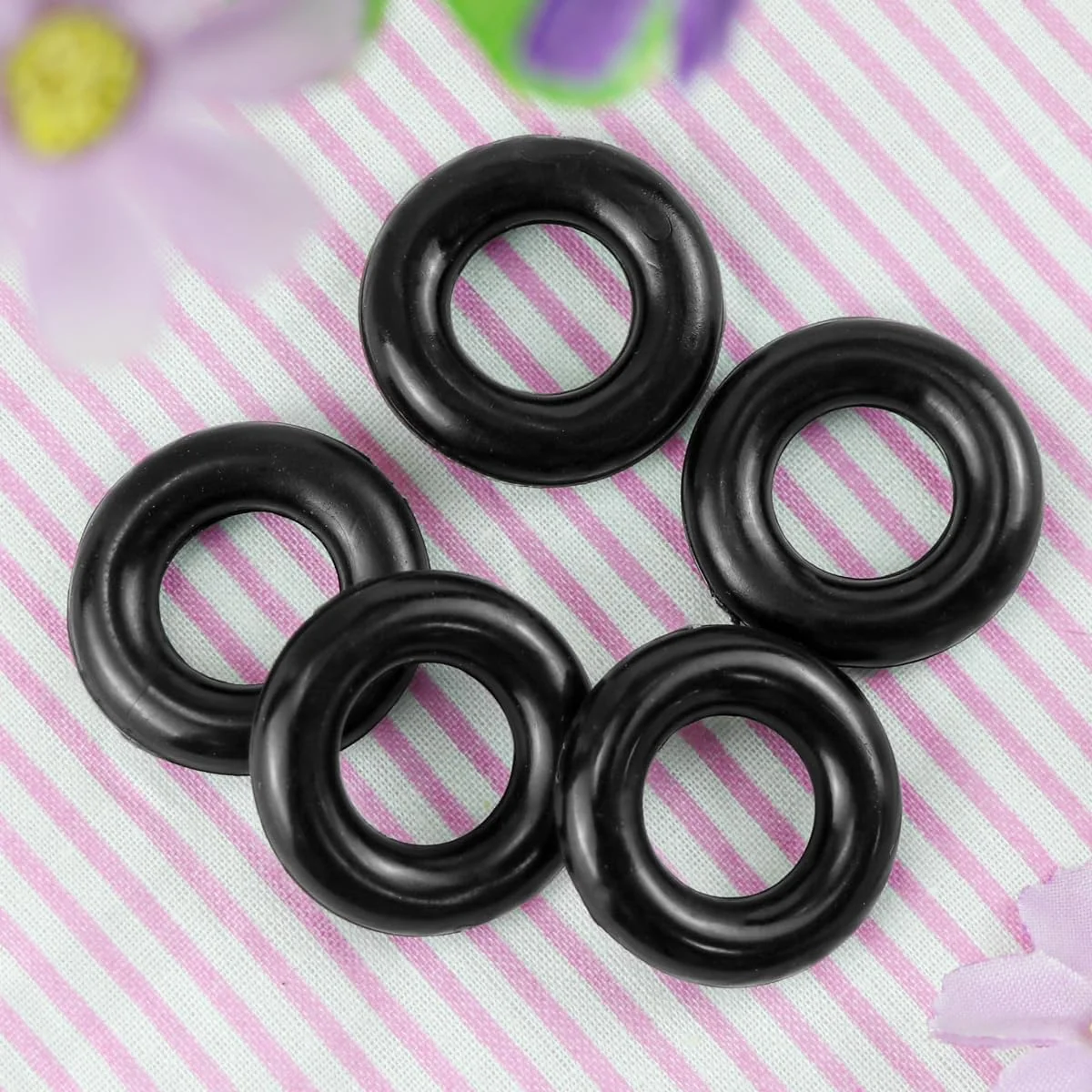 FERCAISH 5 Pieces Sewing Machine Rubber Ring Repair Replacement Rubber Sewing Machine Accessories Bobbin Ring Household Spare Parts (Black) FERCAISH 5 Pieces Sewing Machine Rubber Ring Repair Replacement Rubber Sewing Machine Accessories Bobbin Ring Household Spare Parts (Black)
