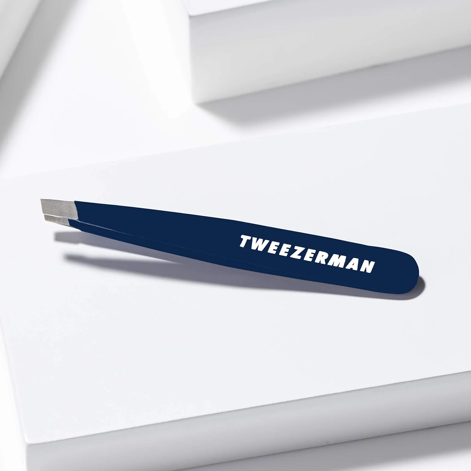 موچین مینی مورب آبی شبانه Tweezerman موچین مینی مورب آبی شبانه Tweezerman