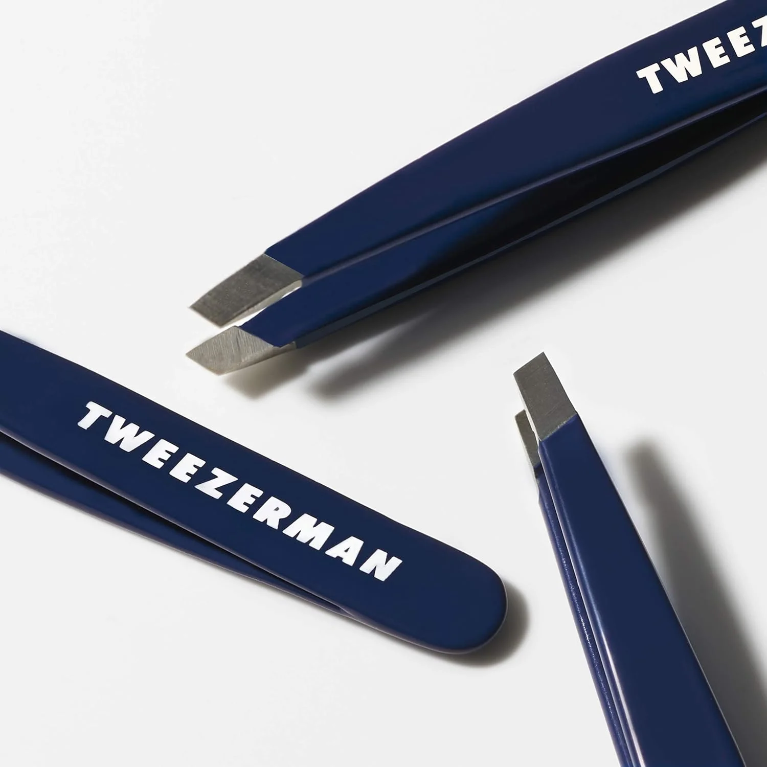 موچین مینی مورب آبی شبانه Tweezerman موچین مینی مورب آبی شبانه Tweezerman