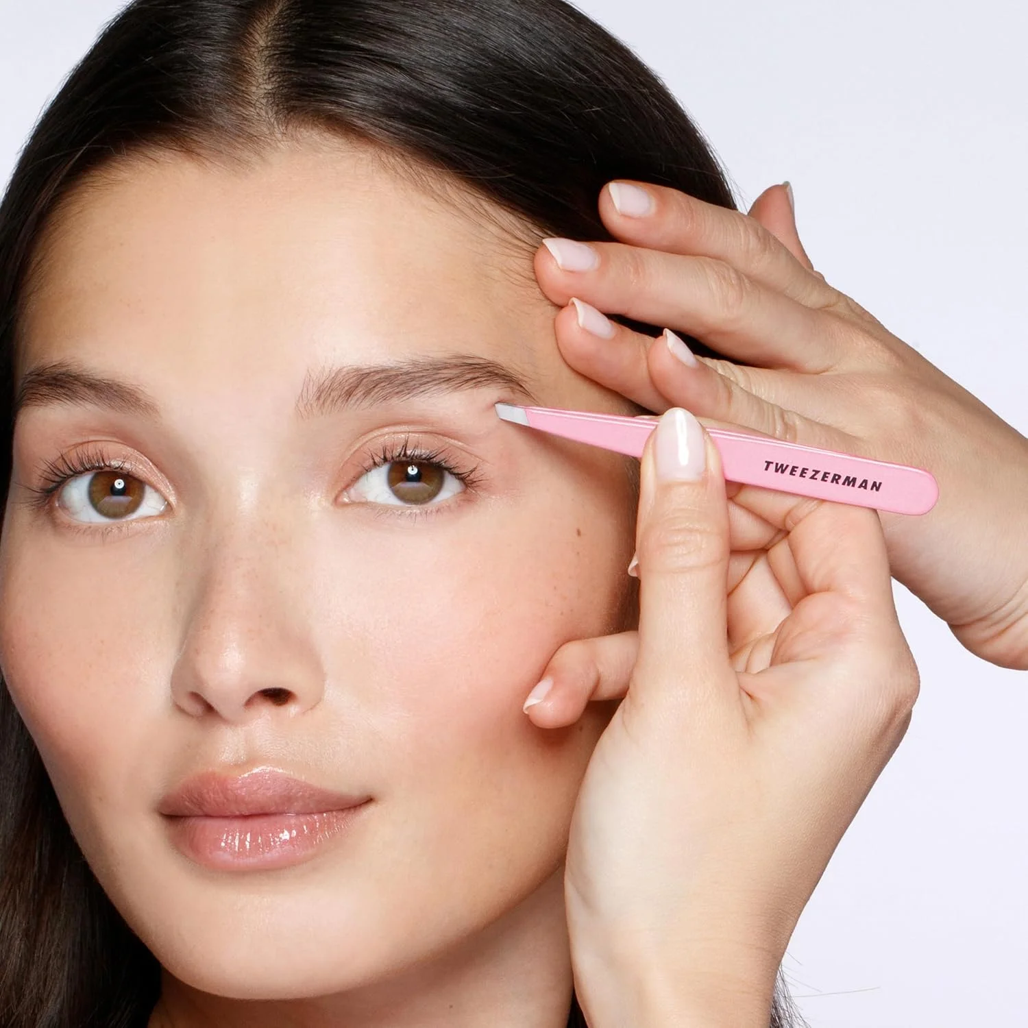 موچین انحصاری نوک کج رز دودی Tweezerman - موچین موکن، فولاد ضد زنگ موچین انحصاری نوک کج رز دودی Tweezerman - موچین موکن، فولاد ضد زنگ