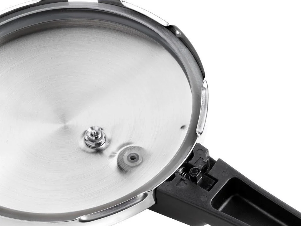 زودپز 6 لیتری استیل مونیکس Quick با قطر 22 سانتی متر، سیستم ایمنی سه گانه و 2 سطح فشار مناسب برای انواع اجاق گاز