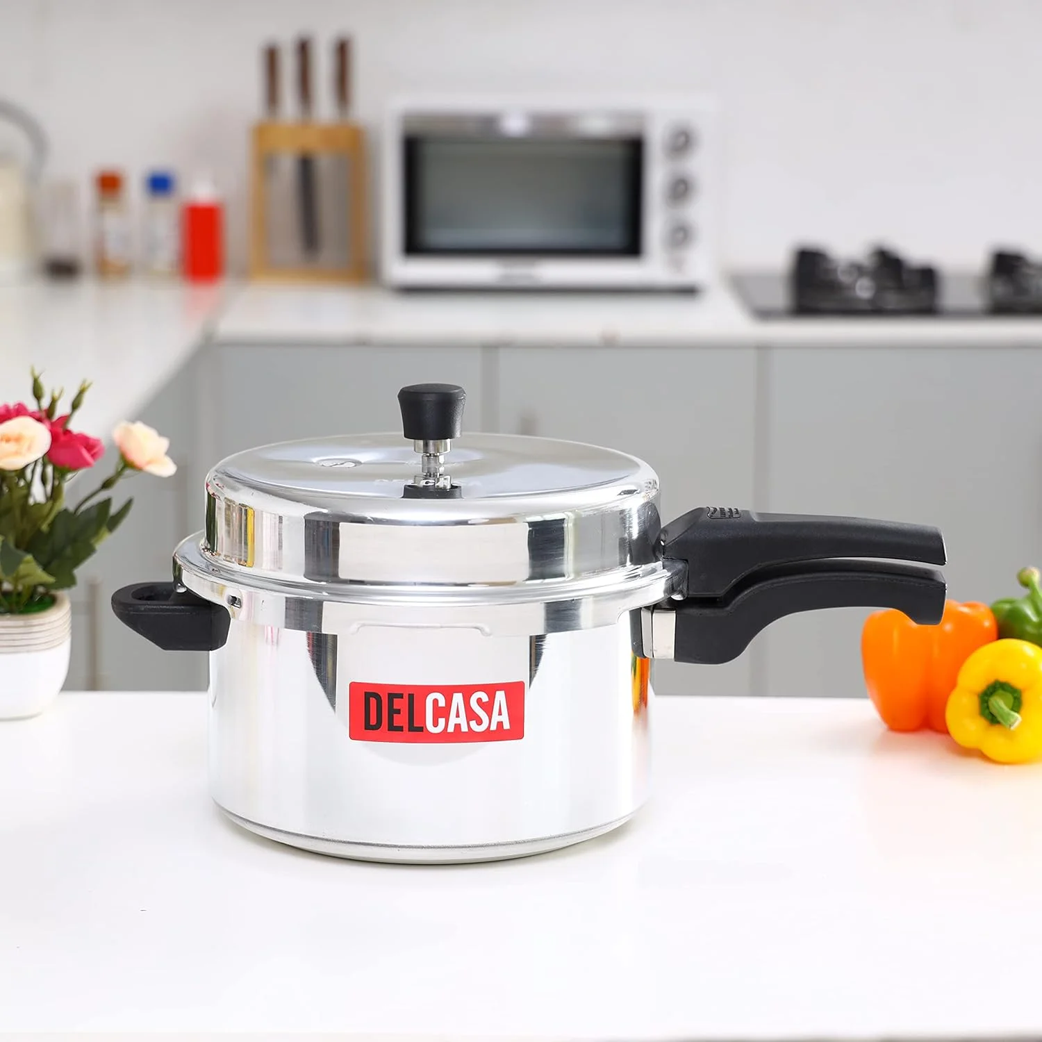 زودپز آلومینیومی 10 لیتری Delcasa DC1126، سبک و بادوام، مناسب برای آشپزخانه منزل، دارای درب و سیستم ایمنی چندگانه با دستگیره های لمسی خنک برای اجاق گاز و صفحات داغ جامد، نقره ای زودپز آلومینیومی 10 لیتری Delcasa DC1126، سبک و بادوام، مناسب برای آشپزخانه منزل، دارای درب و سیستم ایمنی چندگانه با دستگیره های لمسی خنک برای اجاق گاز و صفحات داغ جامد، نقره ای