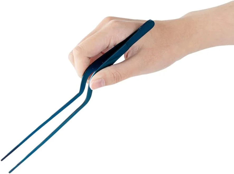 موچین آشپزی رستوران ور مدل Perfect Point، طول 20 سانتی متر، 1 عدد موچین آشپزخانه افست - نوک دندانه دار برای دقت، مناسب برای گارنیش، دیزاین و تزئین، موچین استیل ضد زنگ آبی افست، بادوام موچین آشپزی رستوران ور مدل Perfect Point، طول 20 سانتی متر، 1 عدد موچین آشپزخانه افست - نوک دندانه دار برای دقت، مناسب برای گارنیش، دیزاین و تزئین، موچین استیل ضد زنگ آبی افست، بادوام