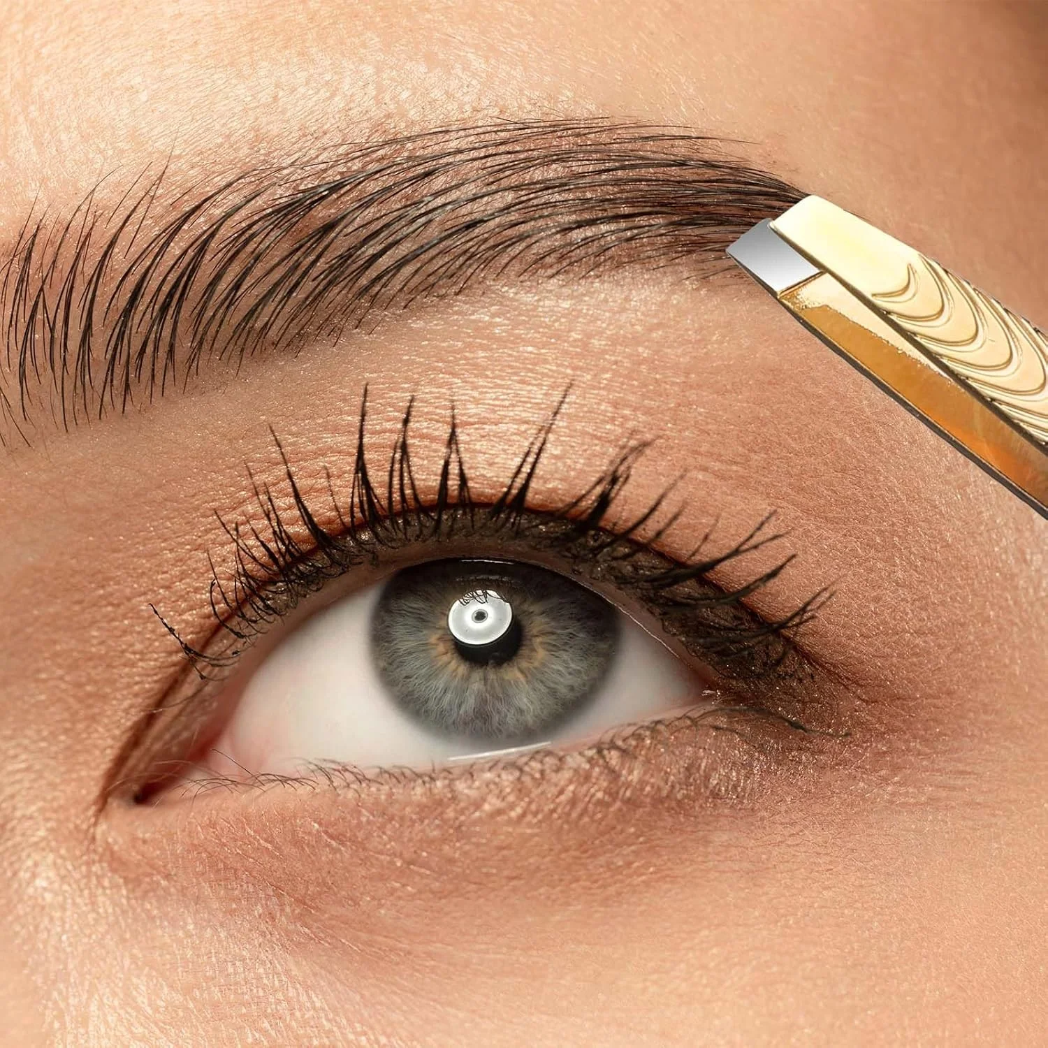 موچین ابرو Andibro، موچین استیل ضد زنگ با نوک صاف حرفه ای بدون لغزش برای موهای صورت، مژه، مناسب برای استفاده در منزل، سالن های زیبایی مردانه و زنانه (نوک مورب) موچین ابرو Andibro، موچین استیل ضد زنگ با نوک صاف حرفه ای بدون لغزش برای موهای صورت، مژه، مناسب برای استفاده در منزل، سالن های زیبایی مردانه و زنانه (نوک مورب)