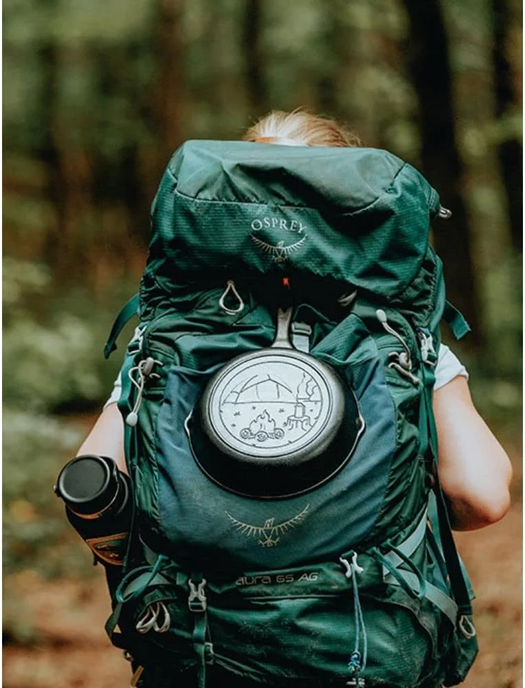 تابه چدنی لاج سری Wanderlust، مدل چادر مسافرتی، 8 اینچ، مشکی تابه چدنی لاج سری Wanderlust، مدل چادر مسافرتی، 8 اینچ، مشکی