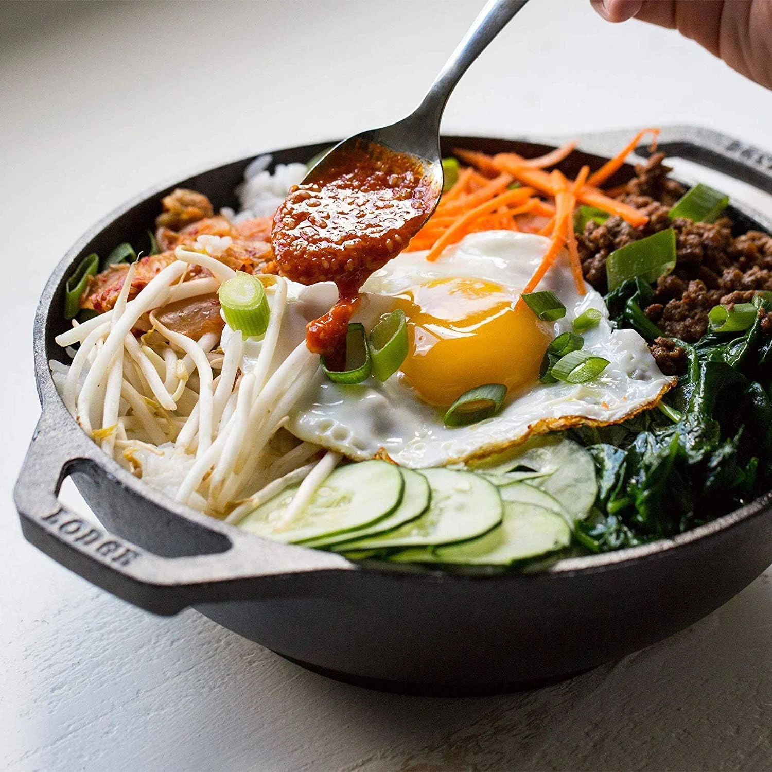 تابه ووک کوچک چدنی لاج مدل L6MW با قطر 16 سانتیمتر، مشکی تابه ووک کوچک چدنی لاج مدل L6MW با قطر 16 سانتیمتر، مشکی