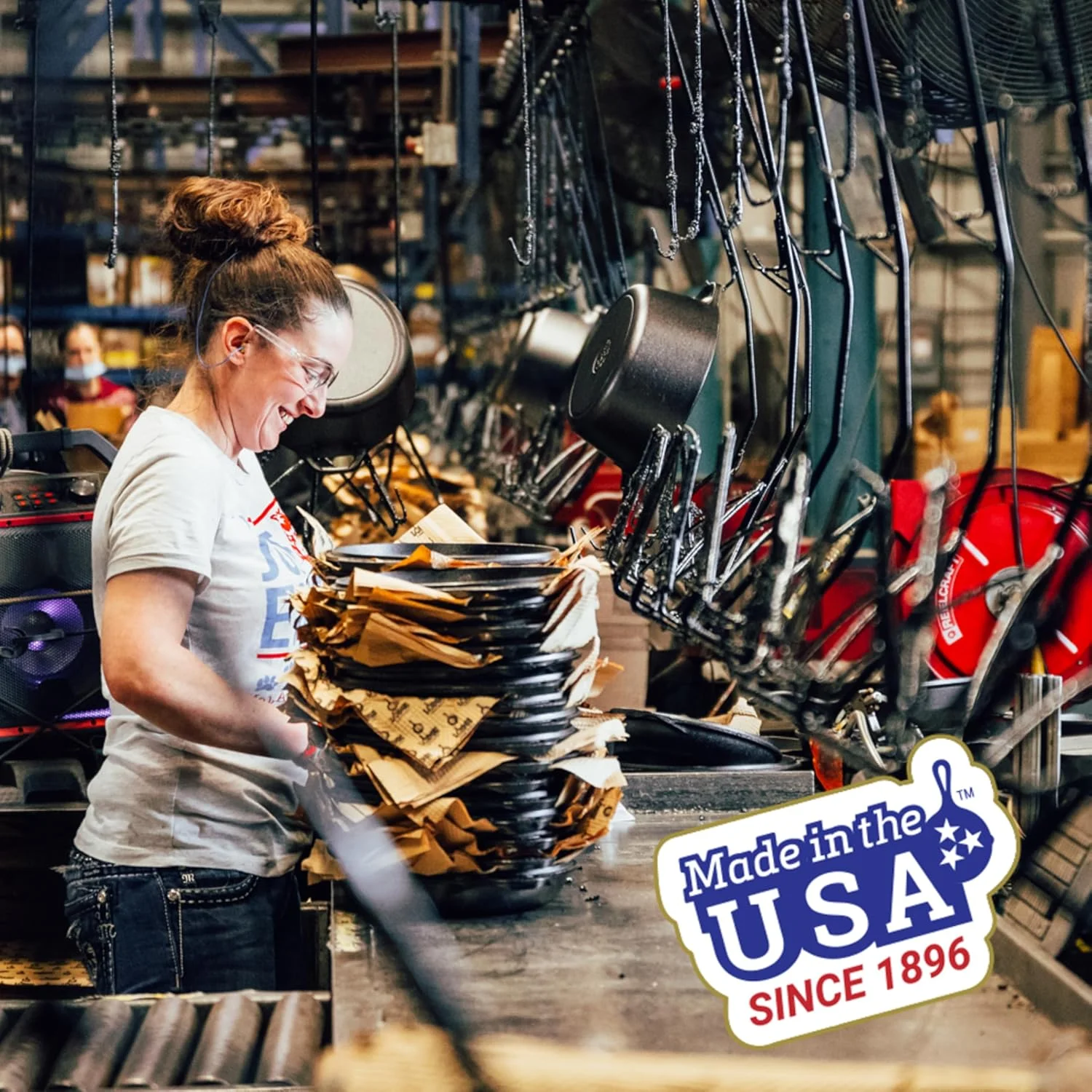 تابه چدنی 8 اینچی لاج با طرح دالی پارتون - دسته قطره اشکی - قابل استفاده در فر، روی اجاق گاز، روی گریل یا روی آتش - جولین تابه چدنی 8 اینچی لاج با طرح دالی پارتون - دسته قطره اشکی - قابل استفاده در فر، روی اجاق گاز، روی گریل یا روی آتش - جولین