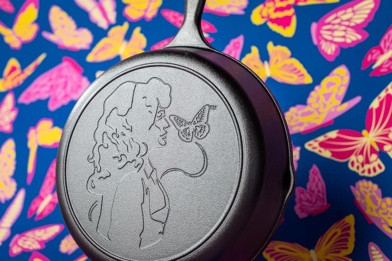 تابه چدنی 10.25 اینچی لاج با طرح دالی پارتون، از قبل روغنکاری شده - دسته قطره اشکی منحصر به فرد - قابل استفاده در فر، روی اجاق گاز، روی گریل یا روی آتش، مشکی تابه چدنی 10.25 اینچی لاج با طرح دالی پارتون، از قبل روغنکاری شده - دسته قطره اشکی منحصر به فرد - قابل استفاده در فر، روی اجاق گاز، روی گریل یا روی آتش، مشکی