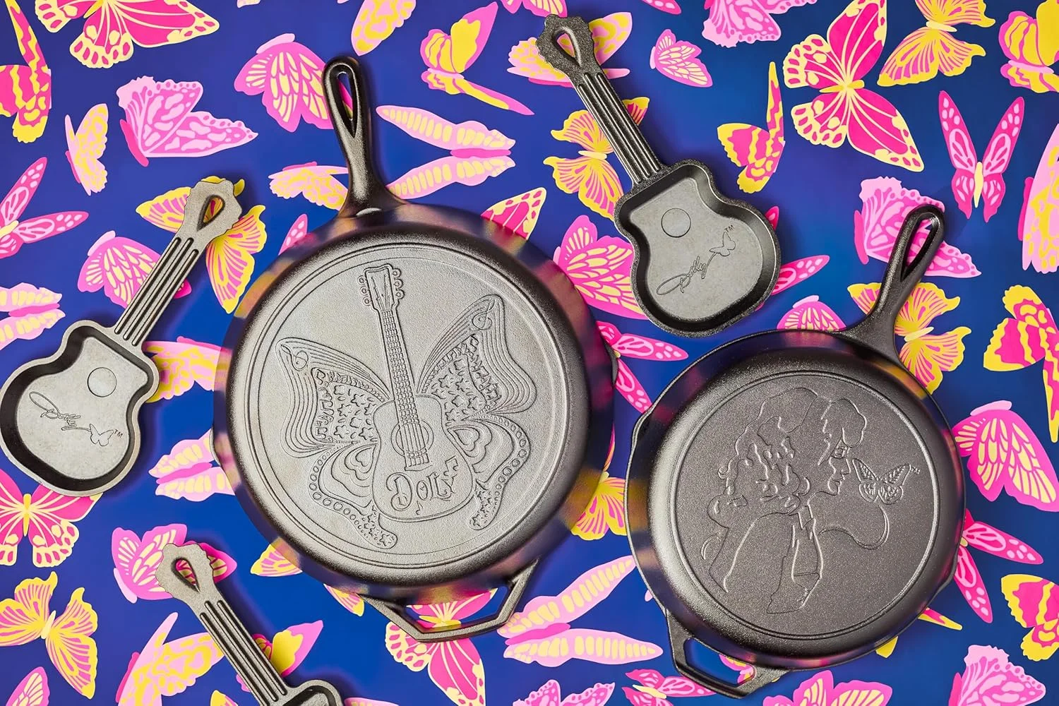 تابه چدنی 10.25 اینچی لاج با طرح دالی پارتون، از قبل روغنکاری شده - دسته قطره اشکی منحصر به فرد - قابل استفاده در فر، روی اجاق گاز، روی گریل یا روی آتش، مشکی تابه چدنی 10.25 اینچی لاج با طرح دالی پارتون، از قبل روغنکاری شده - دسته قطره اشکی منحصر به فرد - قابل استفاده در فر، روی اجاق گاز، روی گریل یا روی آتش، مشکی