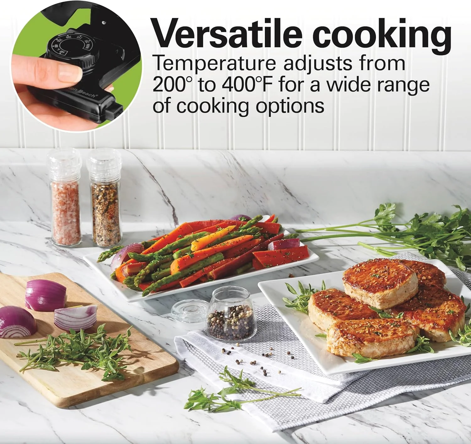 تابه برقی سرامیکی همیلتون بیچ Durathon با تابه جداشدنی 30x38 سانتی‌متری، دمای قابل تنظیم، طراحی دو طرفه و درب شیشه‌ای مقاوم (38531)